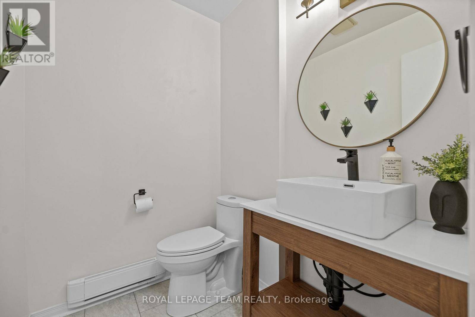 Ottawa, ON K2H9J3,12 Terrace DR #211