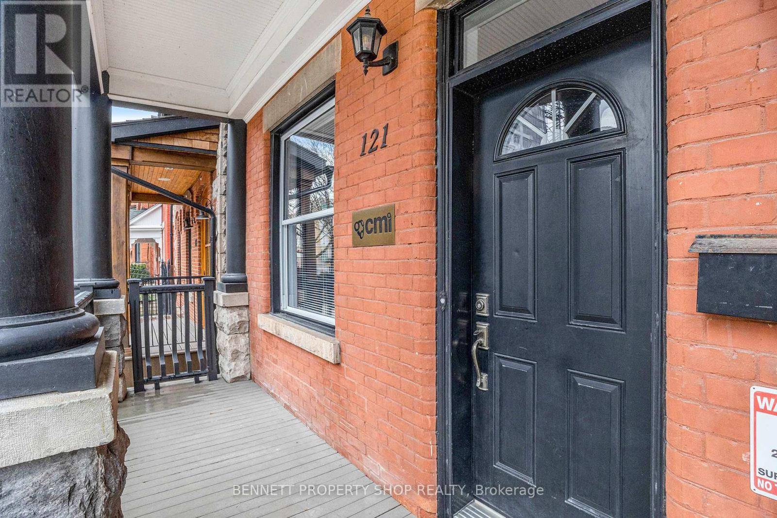 Ottawa, ON K1N5T4,121 YORK STREET