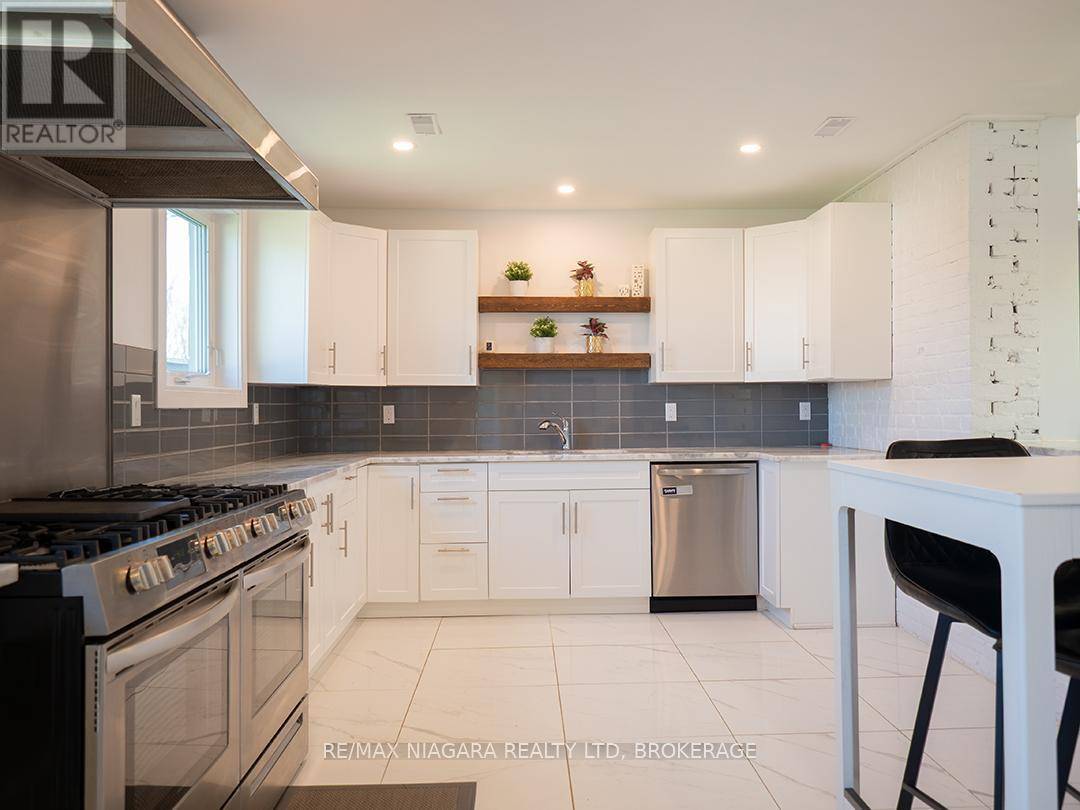 Haldimand, ON N0A1K0,1561 NORTH SHORE DRIVE E