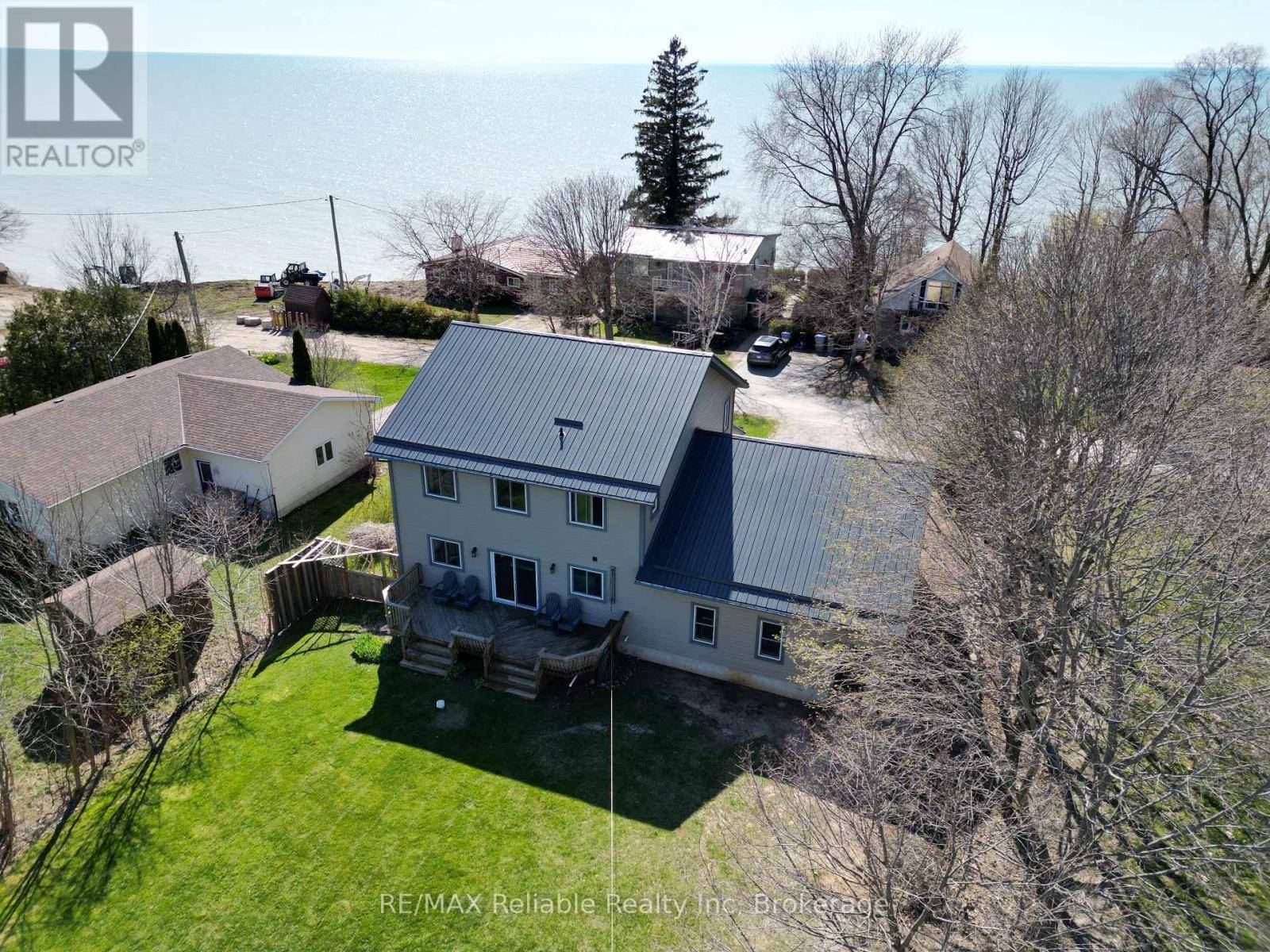 Central Huron (goderich Twp), ON N0M1G0,77504 MELENA DRIVE