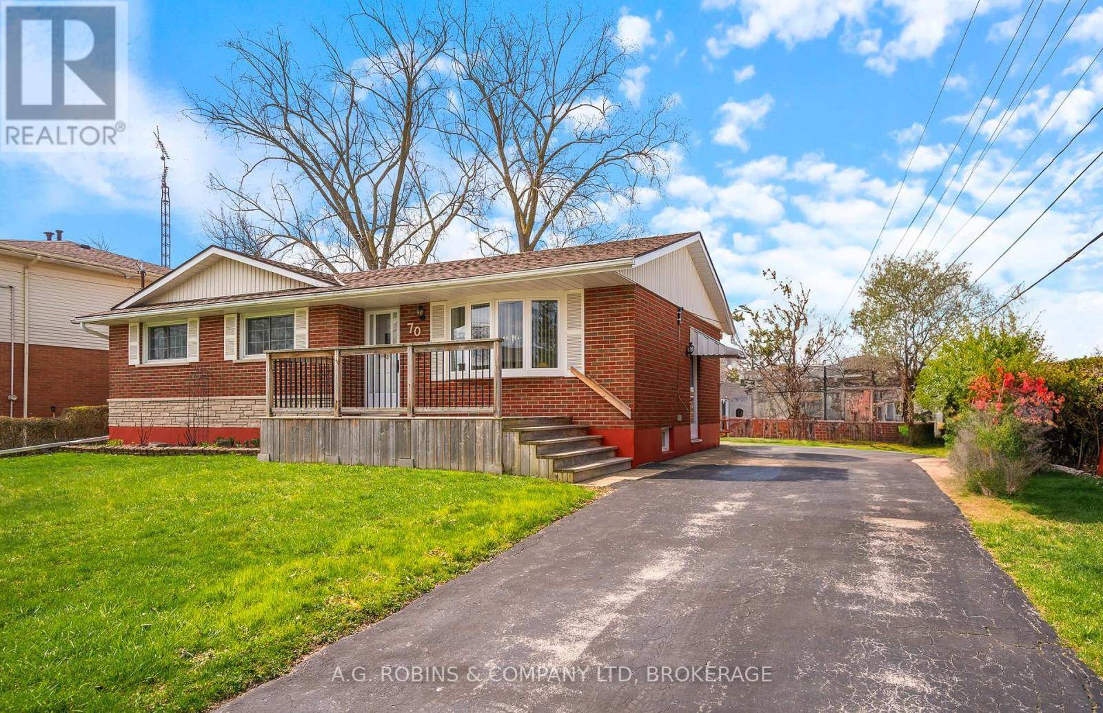 Fort Erie (lakeshore), ON L2A5H8,70 RADFORD AVENUE