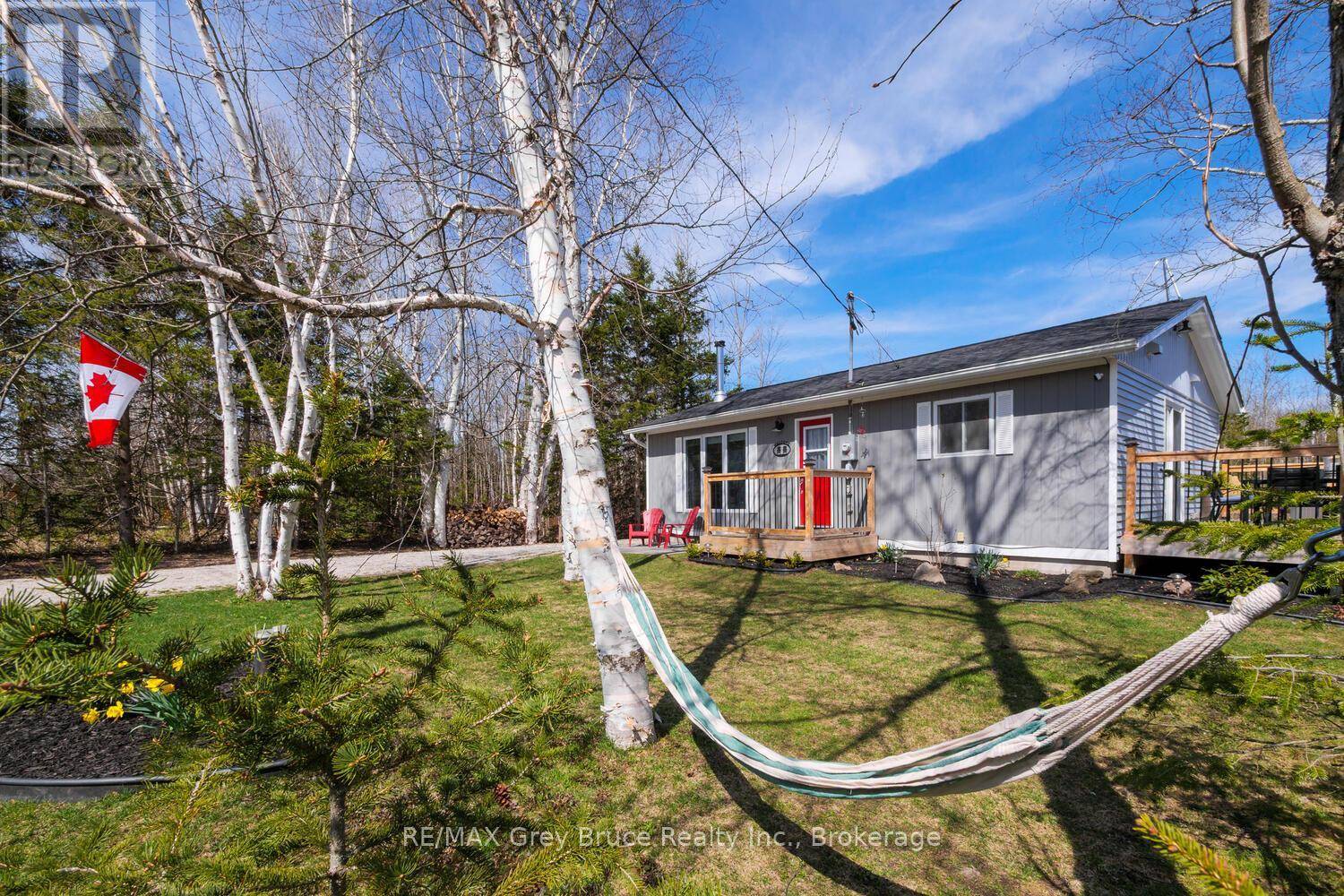 Northern Bruce Peninsula, ON N0H1Z0,137 MAPLE DRIVE