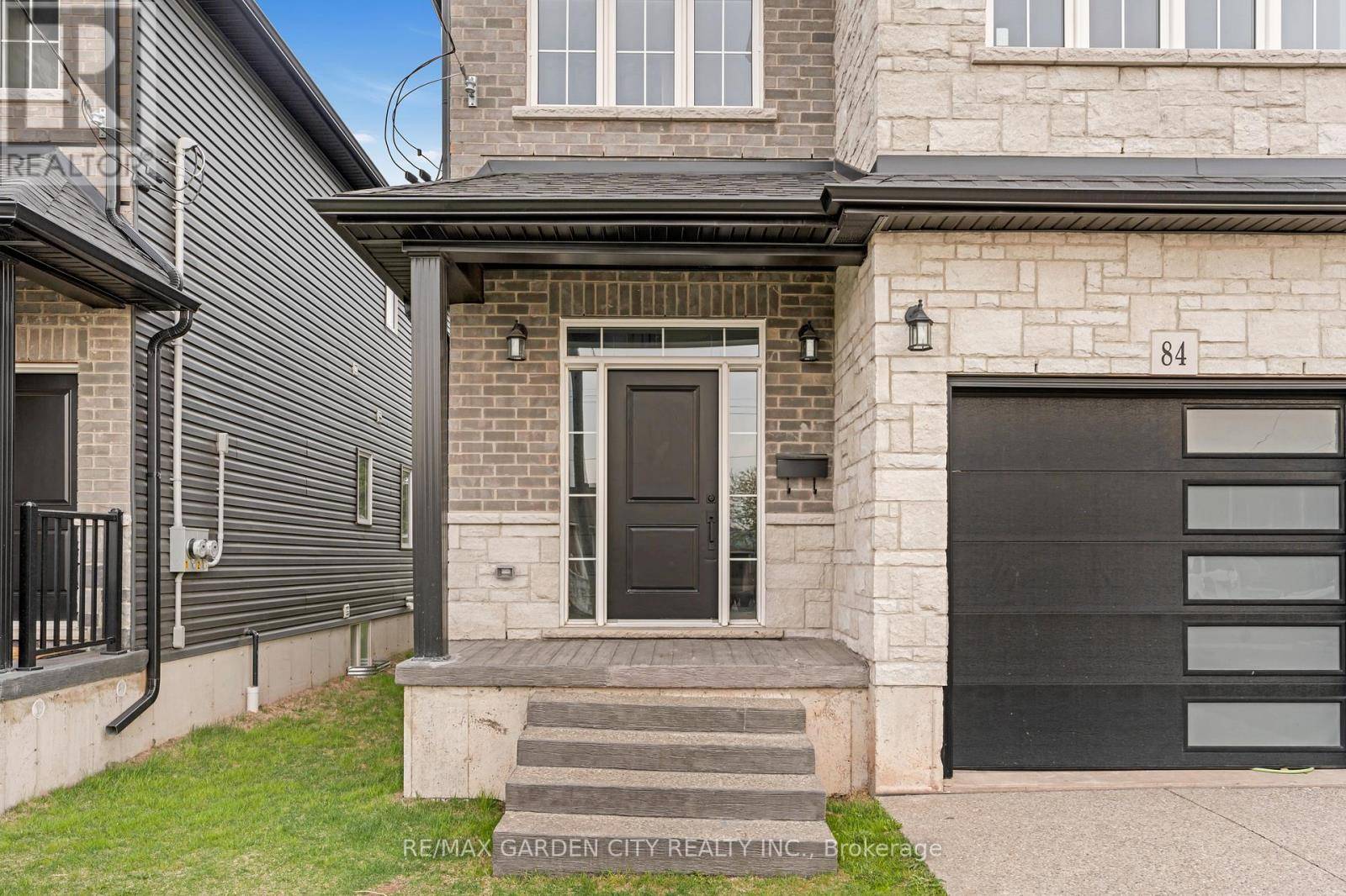 Hamilton (mcquesten), ON L8H6C1,84 BELAND AVENUE N