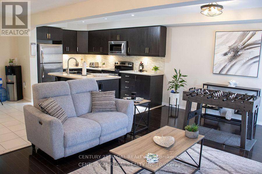 Hamilton (stoney Creek Mountain), ON L8J0E3,183 PENNY LANE