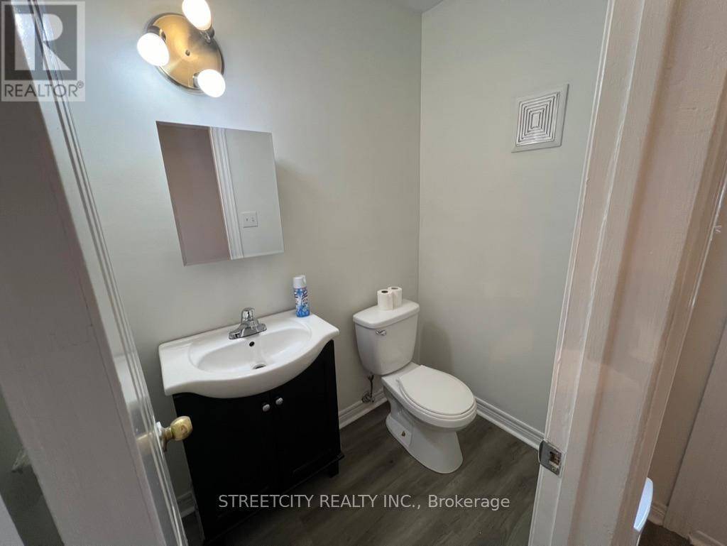 London North (north I), ON N6G3Y3,40 Fairfax CT #18