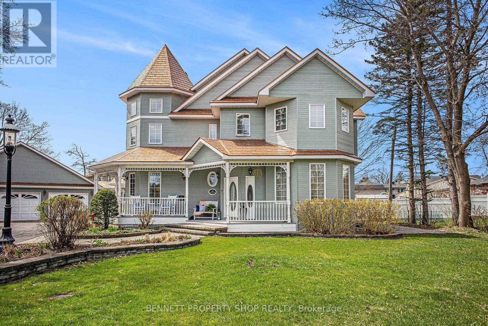 Ottawa, ON K2G2S8,22 ASHWOOD CRESCENT