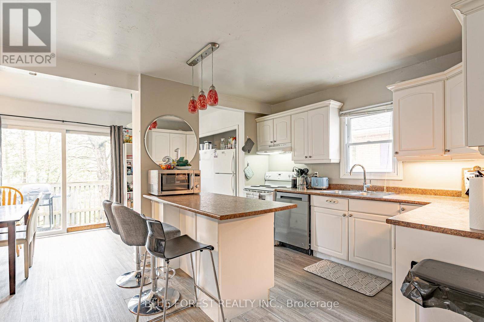London East (east B), ON N6A2M8,232 BERNARD AVENUE