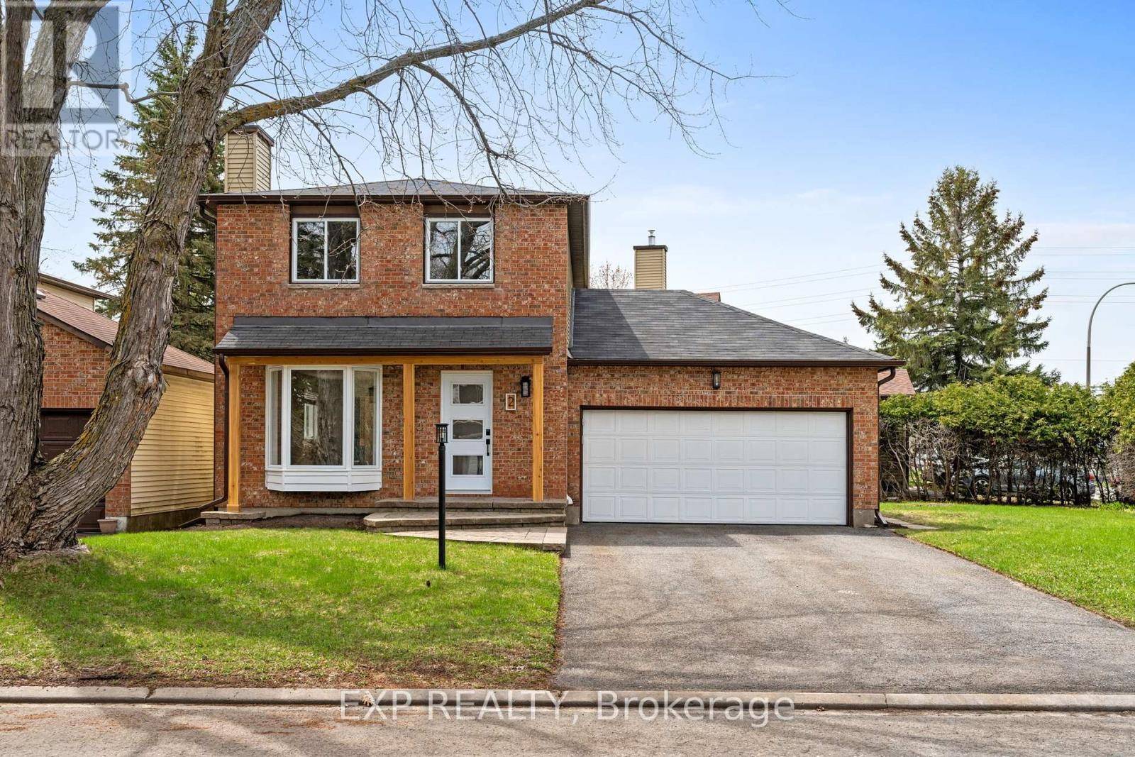Ottawa, ON K2M1C6,2 EQUESTRIAN DRIVE