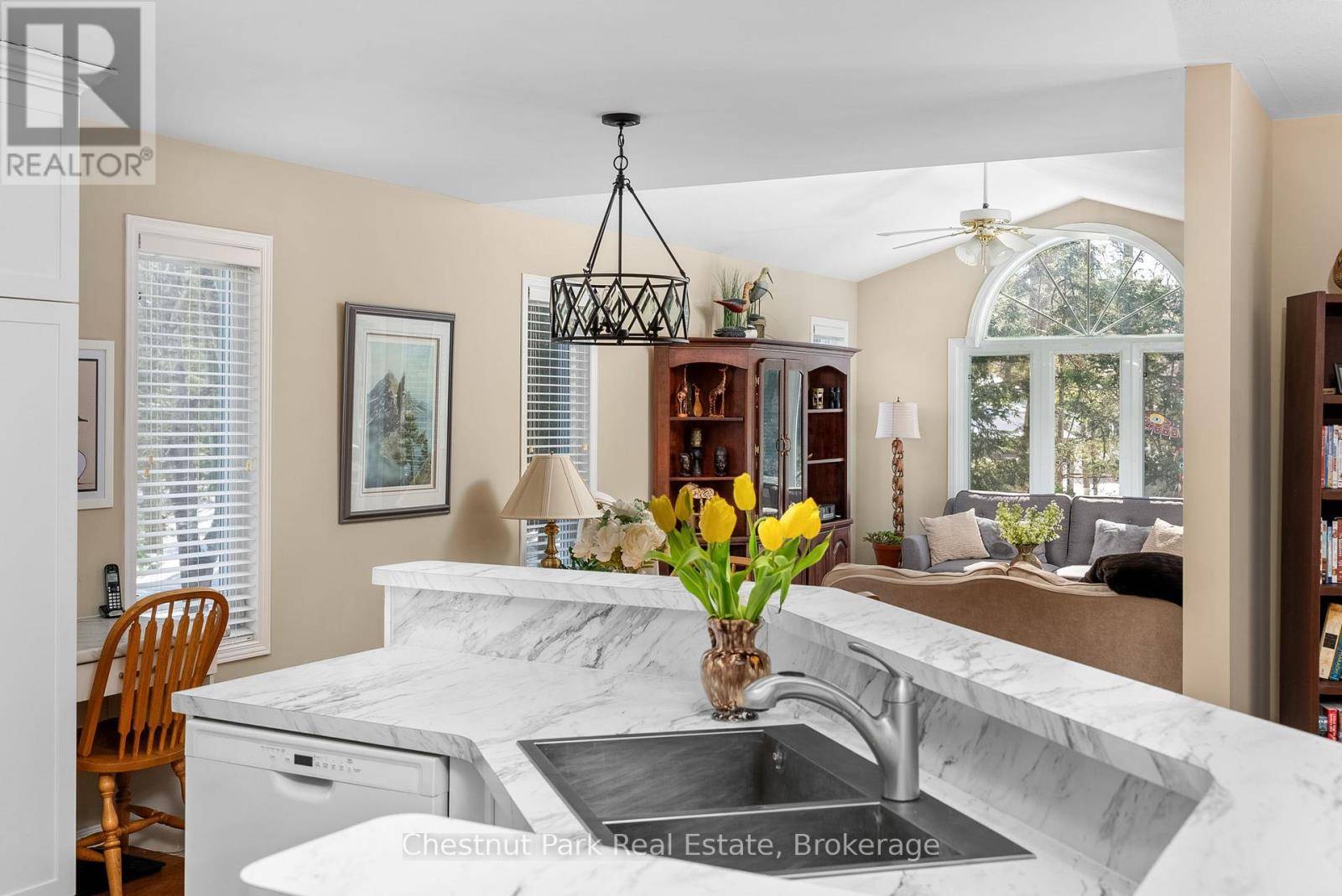 Gravenhurst (muskoka (s)), ON P1P1Y8,44 SPRINGWOOD CRESCENT