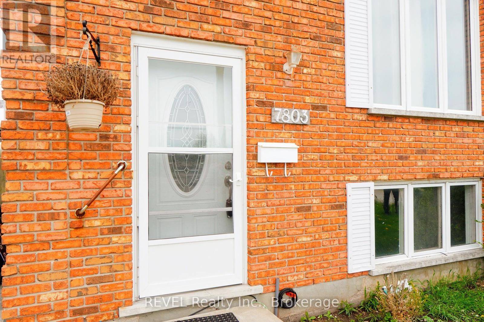 Niagara Falls (ascot), ON L2H3B6,7803 YVETTE CRESCENT