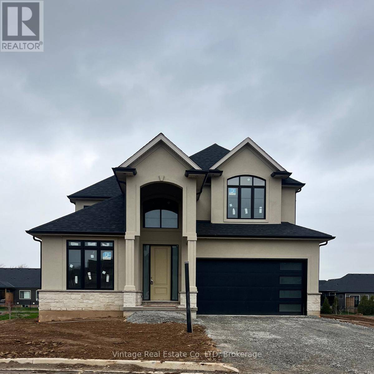 Pelham (fonthill), ON L0S1E6,77 SWAN AVENUE