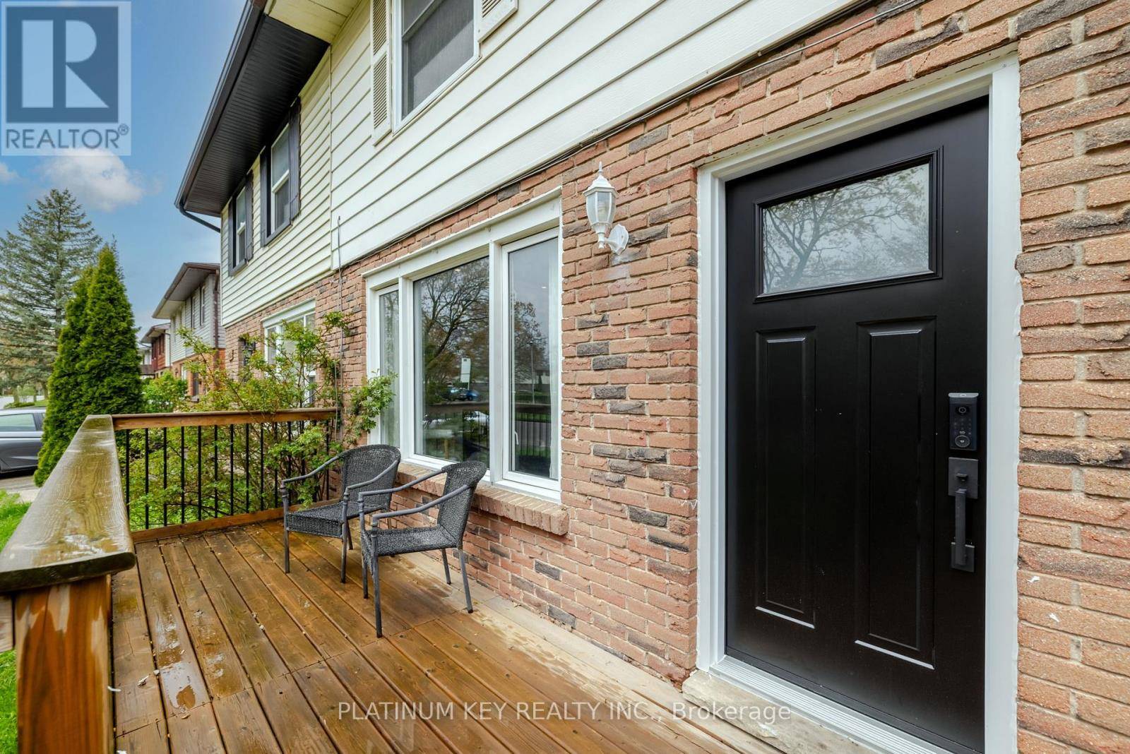 London South (south Q), ON N6C3B3,404 CRAWFORD STREET