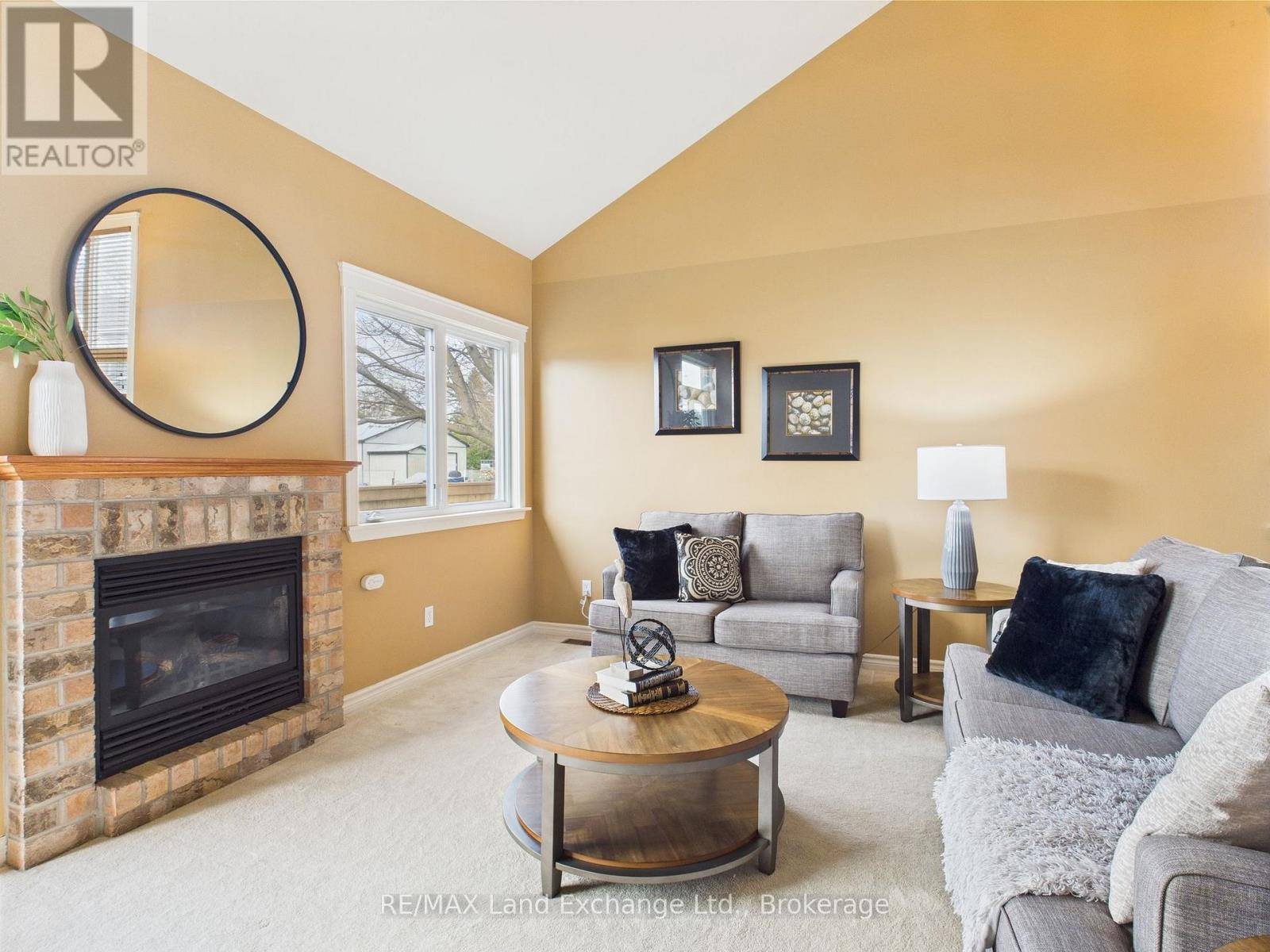 Kincardine, ON N2Z0A2,433 Queen ST #4
