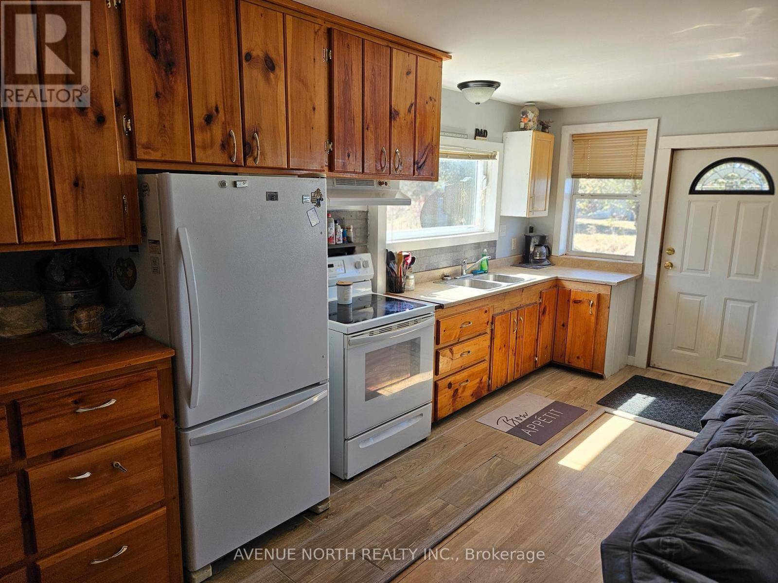 Merrickville-wolford, ON K0G1N0,993 CORKTOWN ROAD