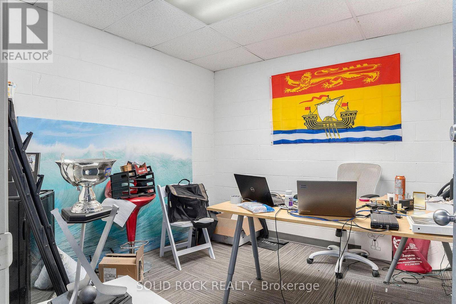 Ottawa, ON K1G4L4,855 Industrial AVE #9-11