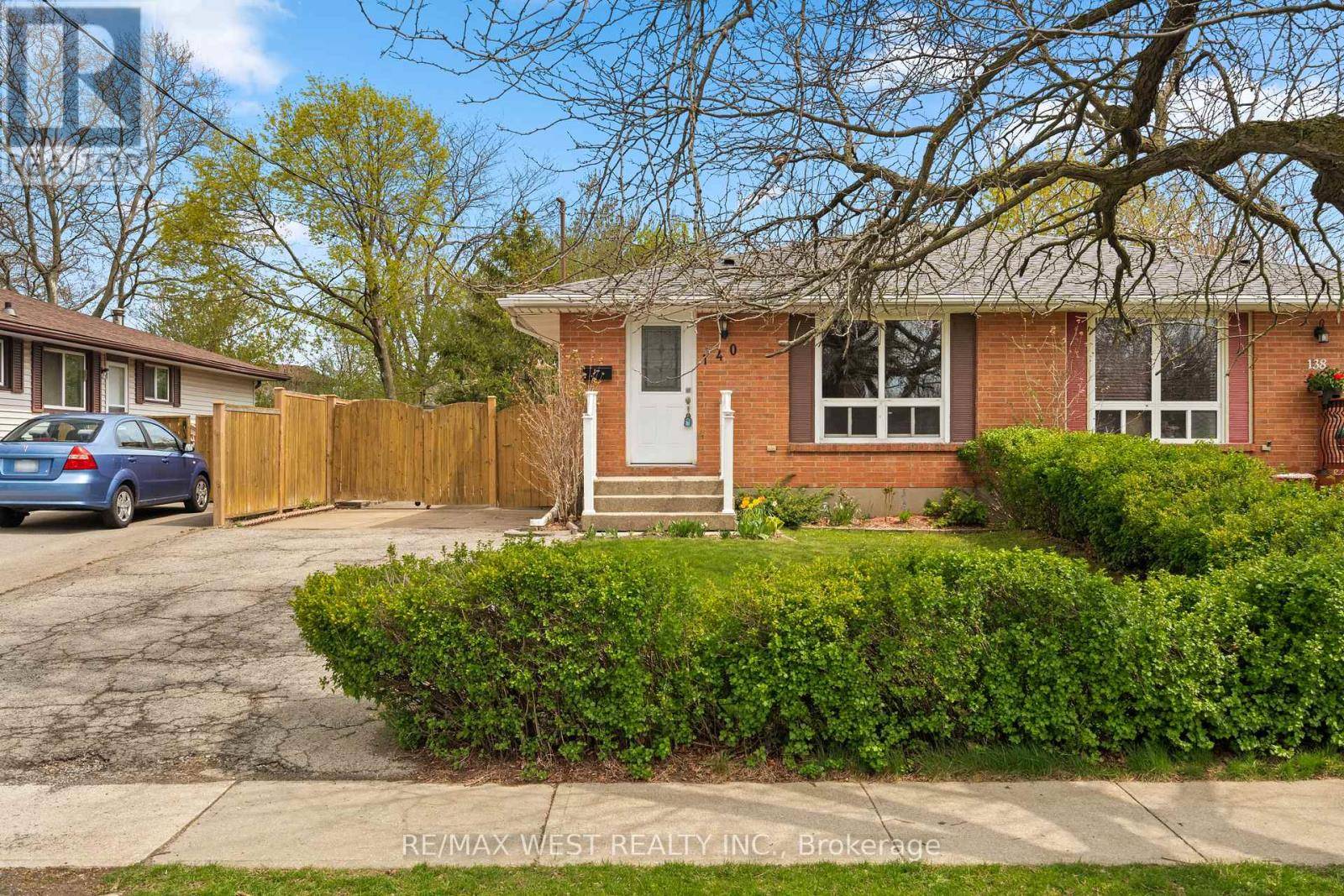 St. Catharines (carlton/bunting), ON L2M6C1,140 DORCHESTER BOULEVARD
