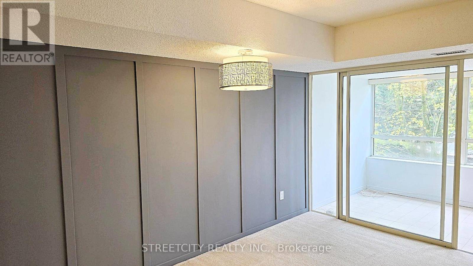 London North (north P), ON N6H5E2,521 Riverside DR #314