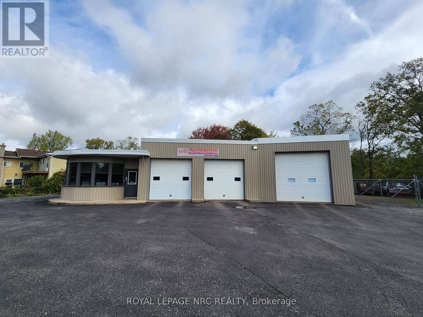 Fort Erie (ridgeway), ON L0S1N0,208 RIDGE ROAD N