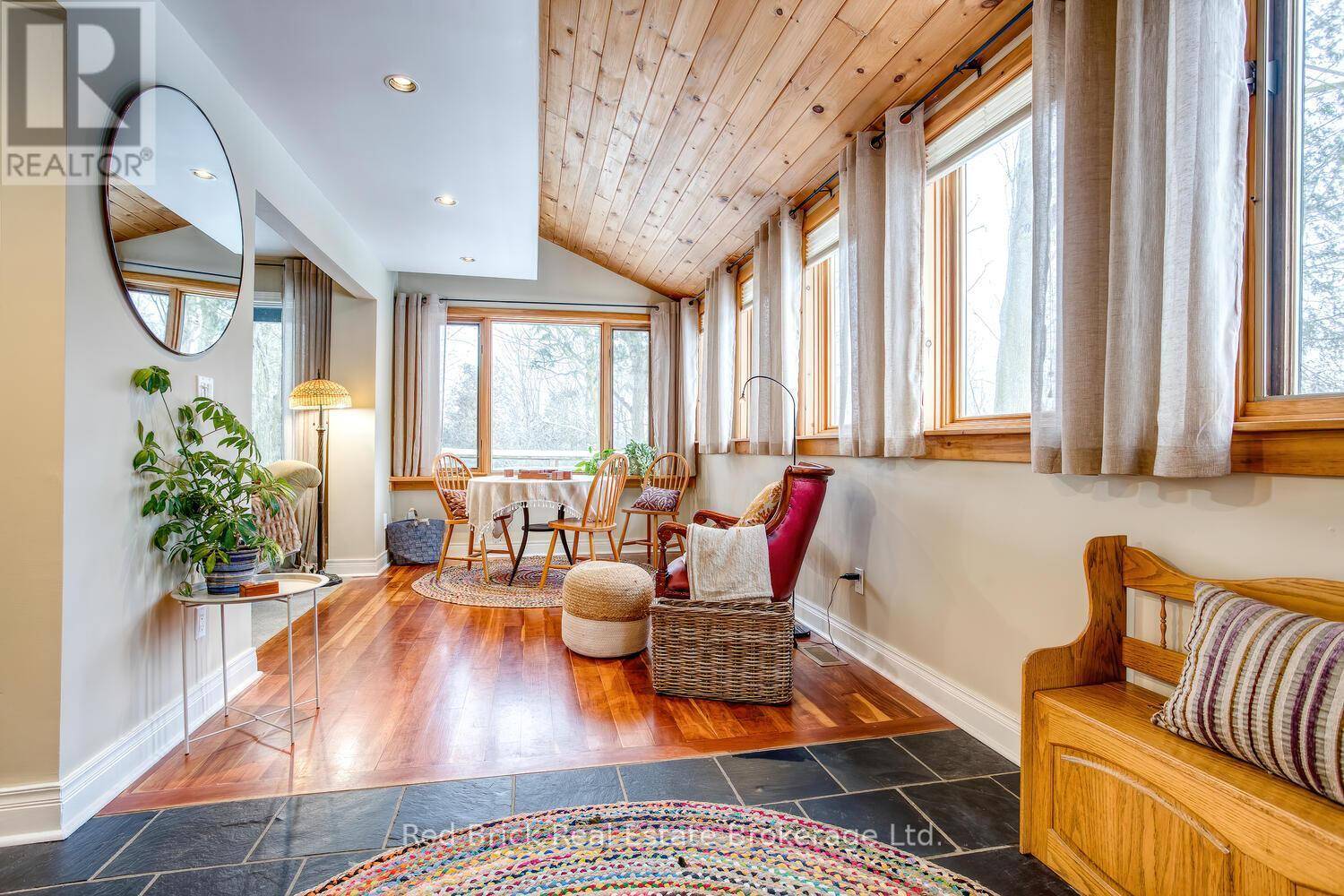 Centre Wellington (elora/salem), ON N0B1S0,68 MCNAB STREET E