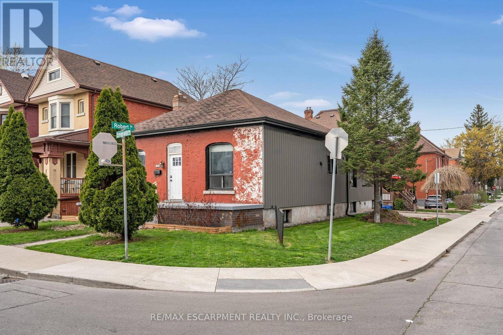 Hamilton (landsdale), ON L8L5K9,197 EMERALD STREET N
