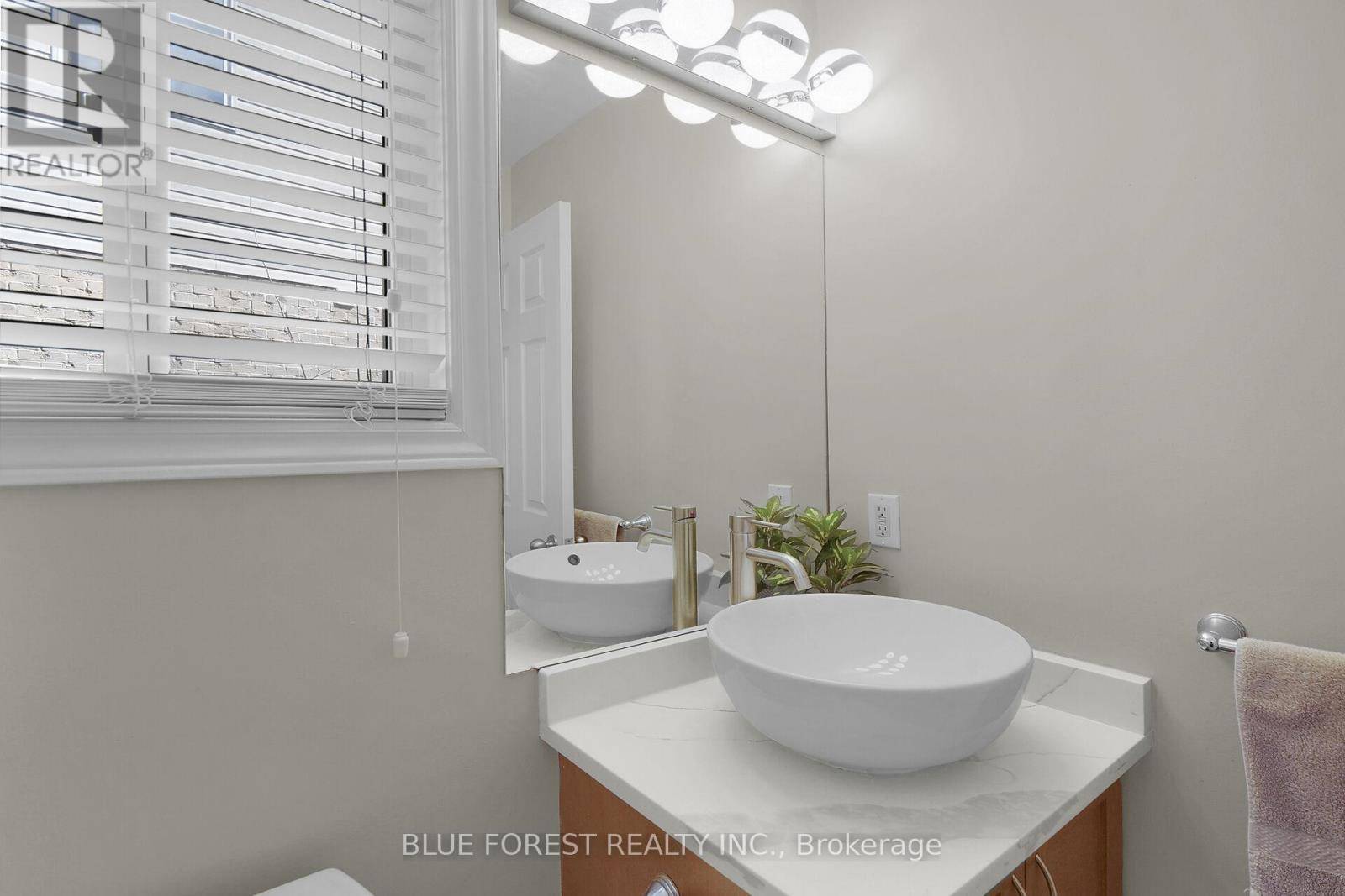 London North (north C), ON N5X4M8,1376 SOUTH WENIGE DRIVE