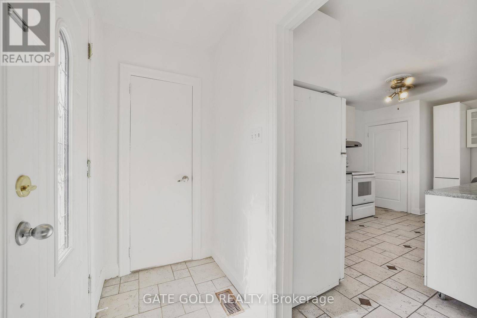 Hamilton (westcliffe), ON L9C5C2,264 UPPER PARADISE DRIVE