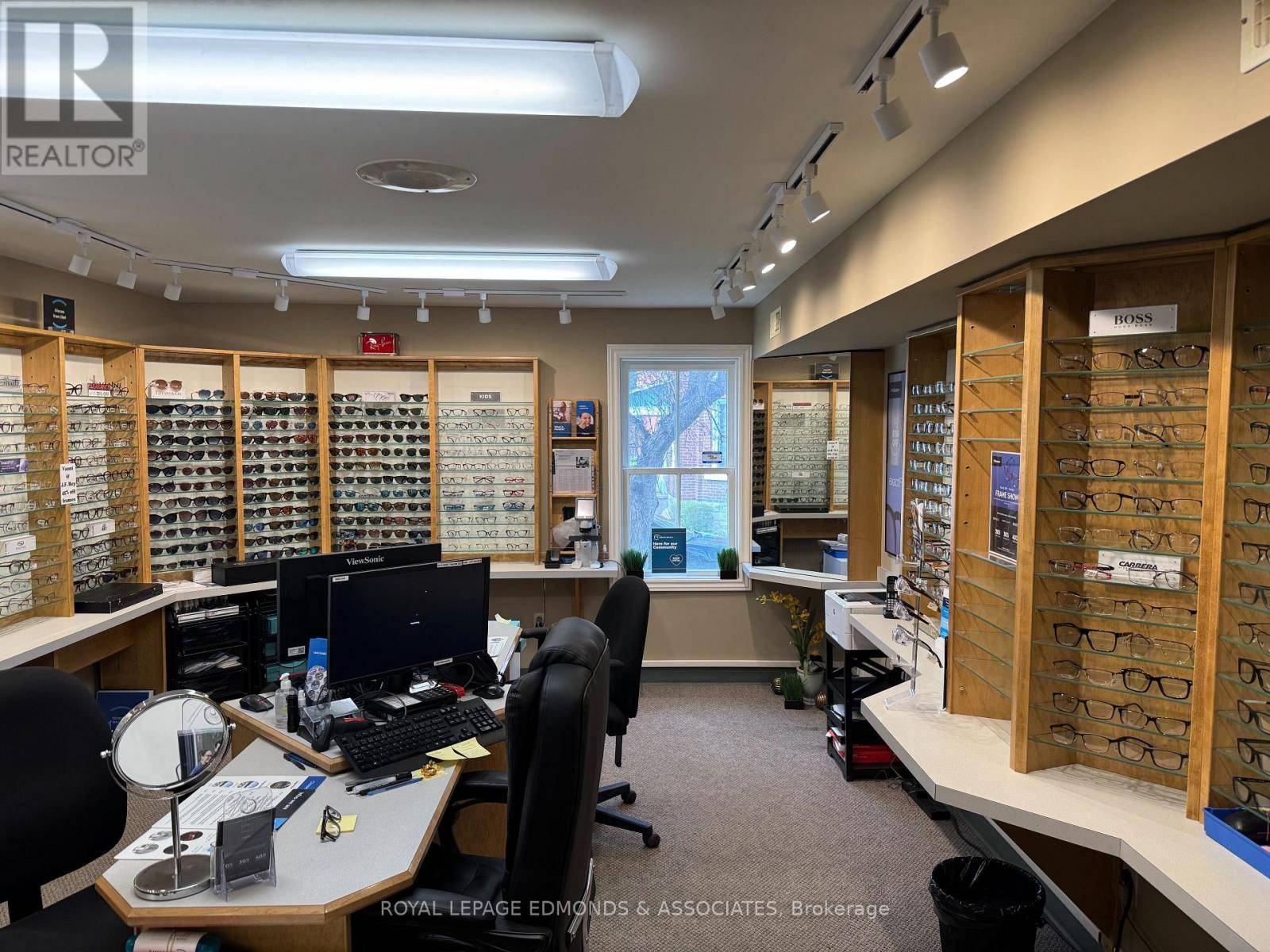 Pembroke, ON K8A1E5,481 MACKAY STREET