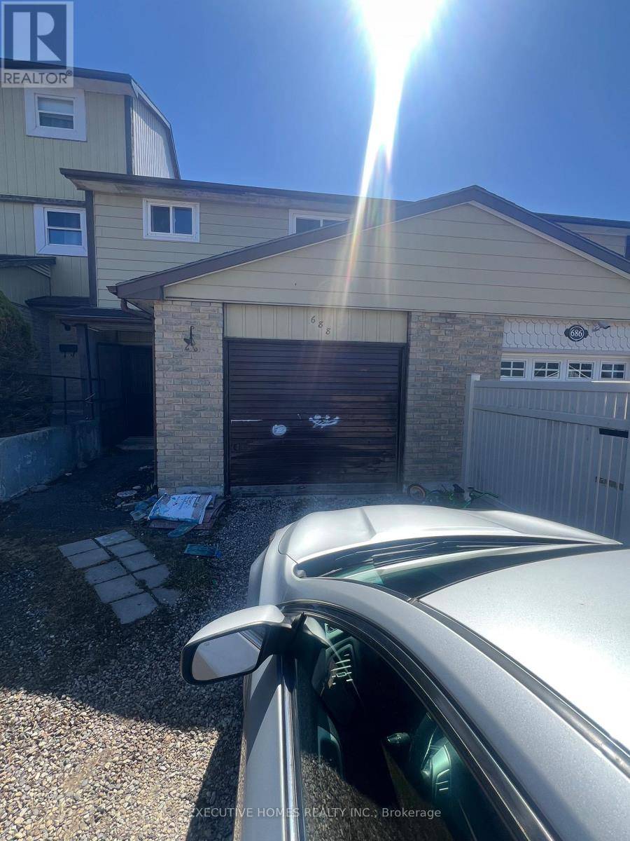 Kincardine, ON N2Z1R9,688 HUNTER STREET