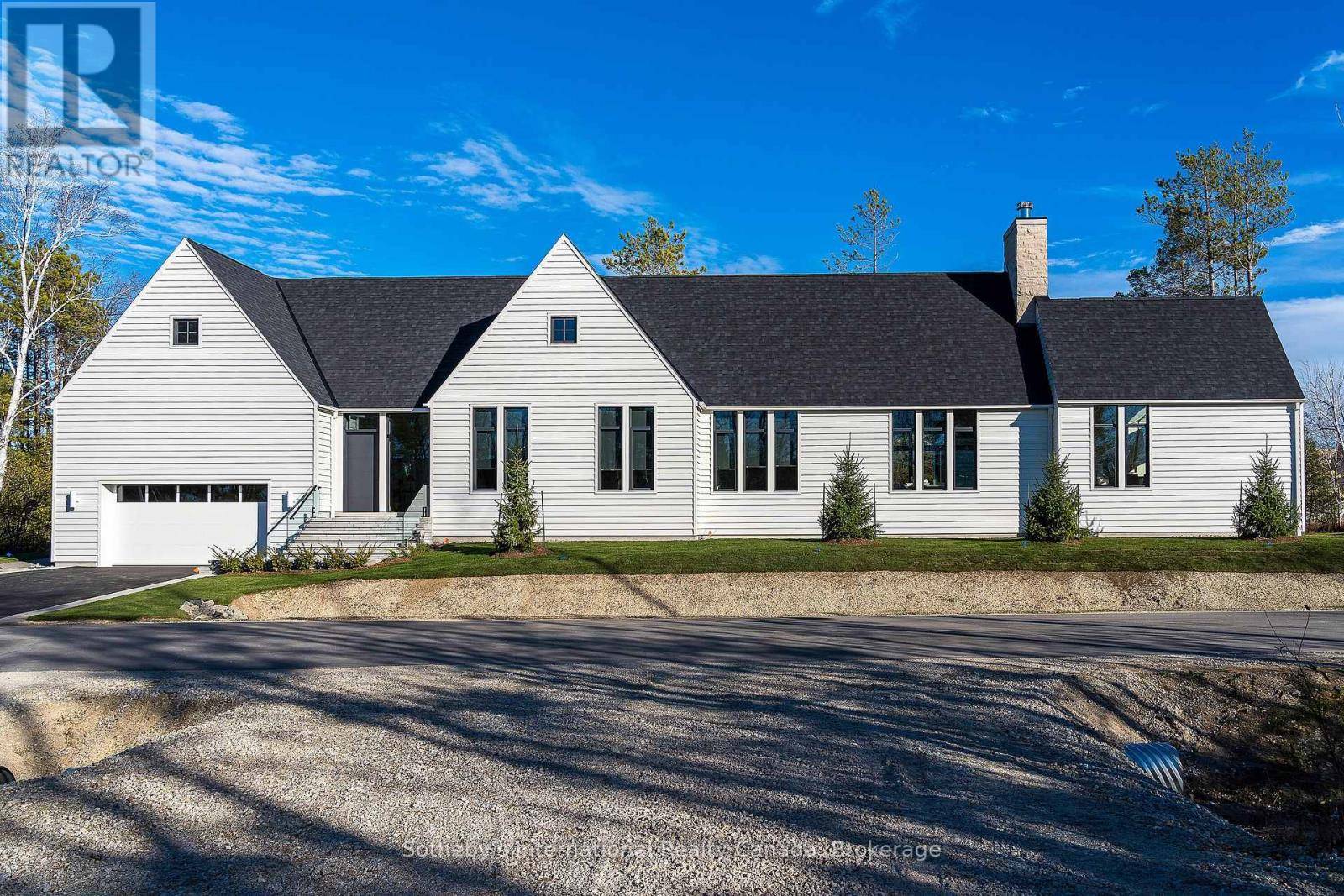 Blue Mountains, ON N0H1J0,101 DEER LANE