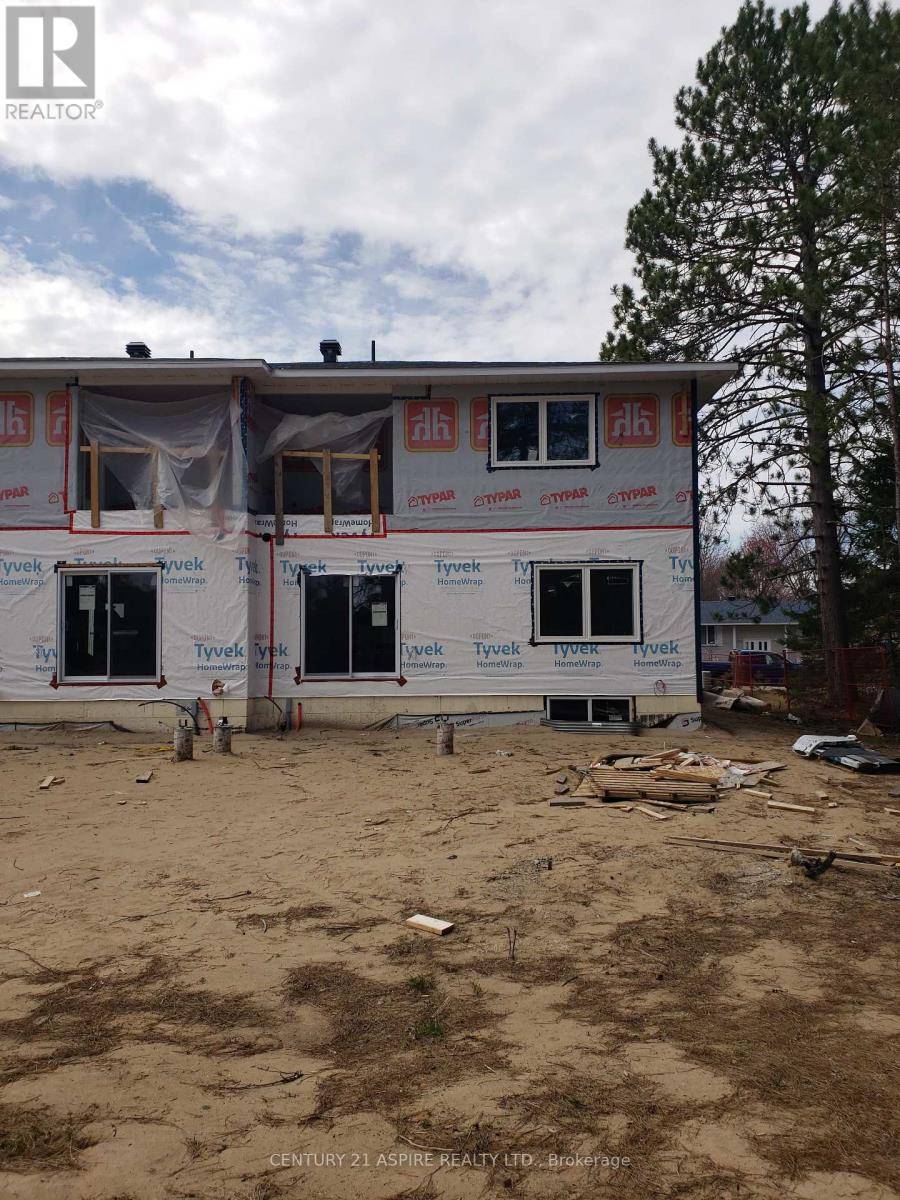 Deep River, ON K0J1P0,94D FRONTENAC CRESCENT