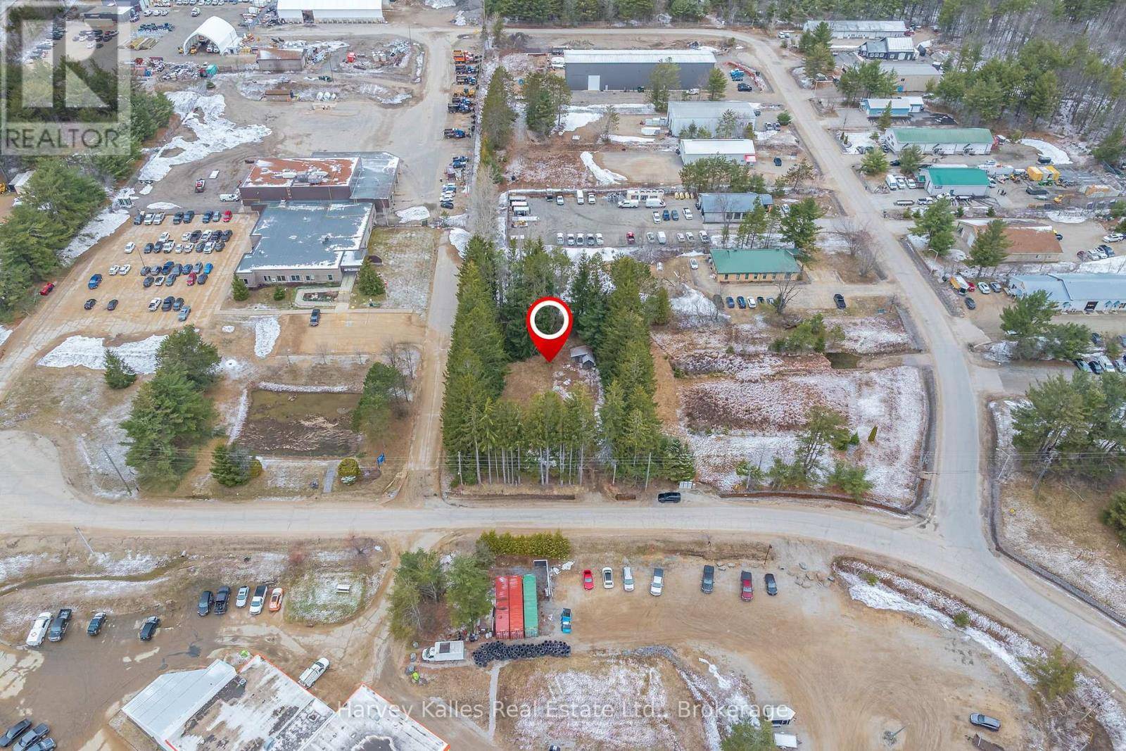 Bracebridge (macaulay), ON P1L0G5,990 TAYLOR COURT