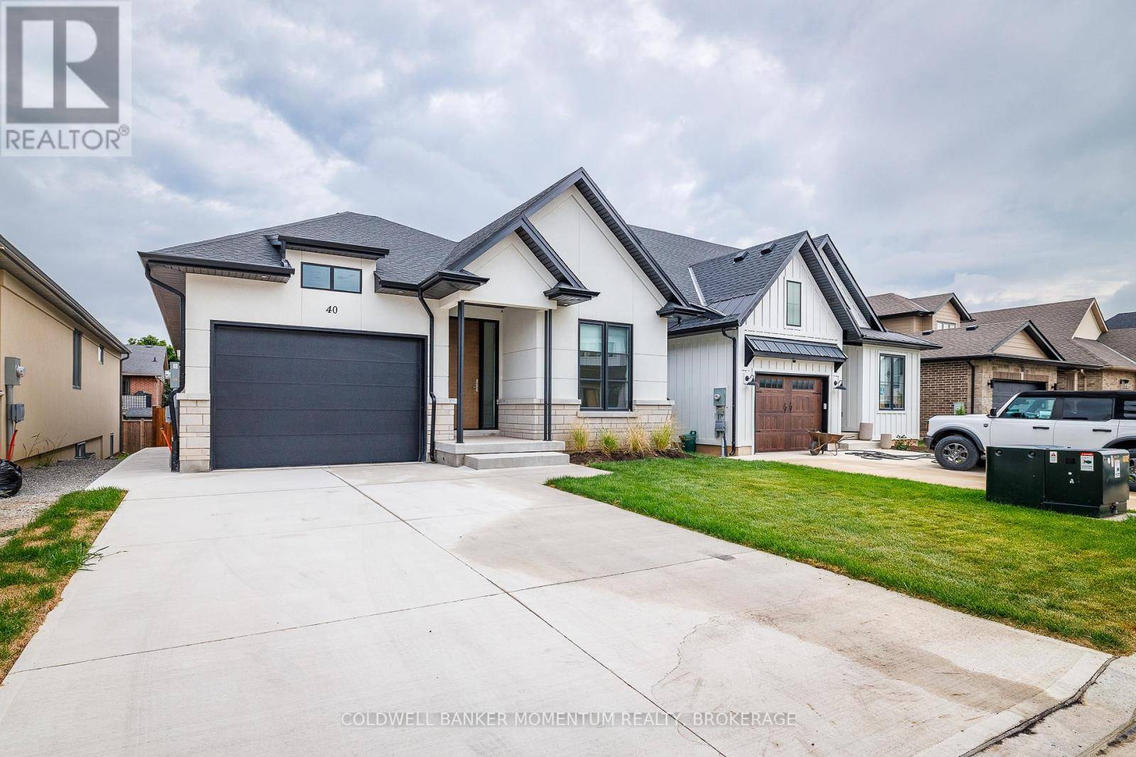 Thorold (confederation Heights), ON L2V0J9,40 IVY CRESCENT