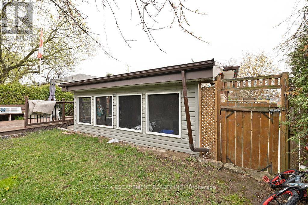Hamilton (rosedale), ON L8K4Y3,71 MONTROSE AVENUE