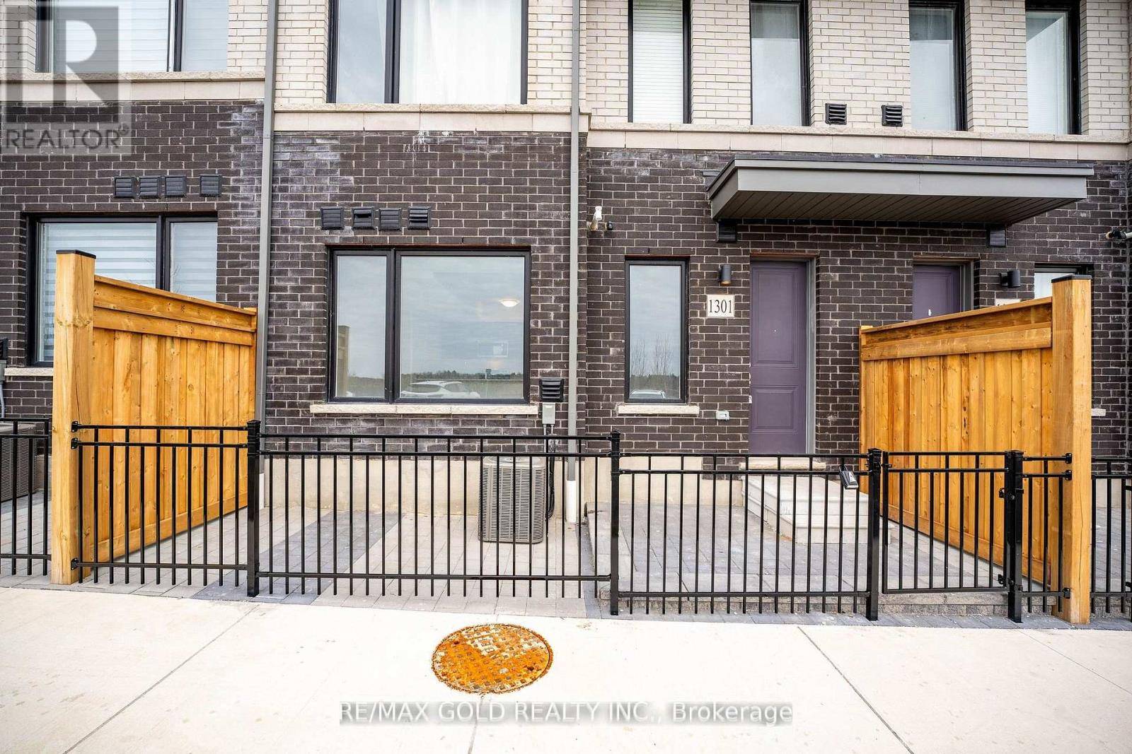 Cobourg, ON K9A0X8,160 Densmore RD #1301