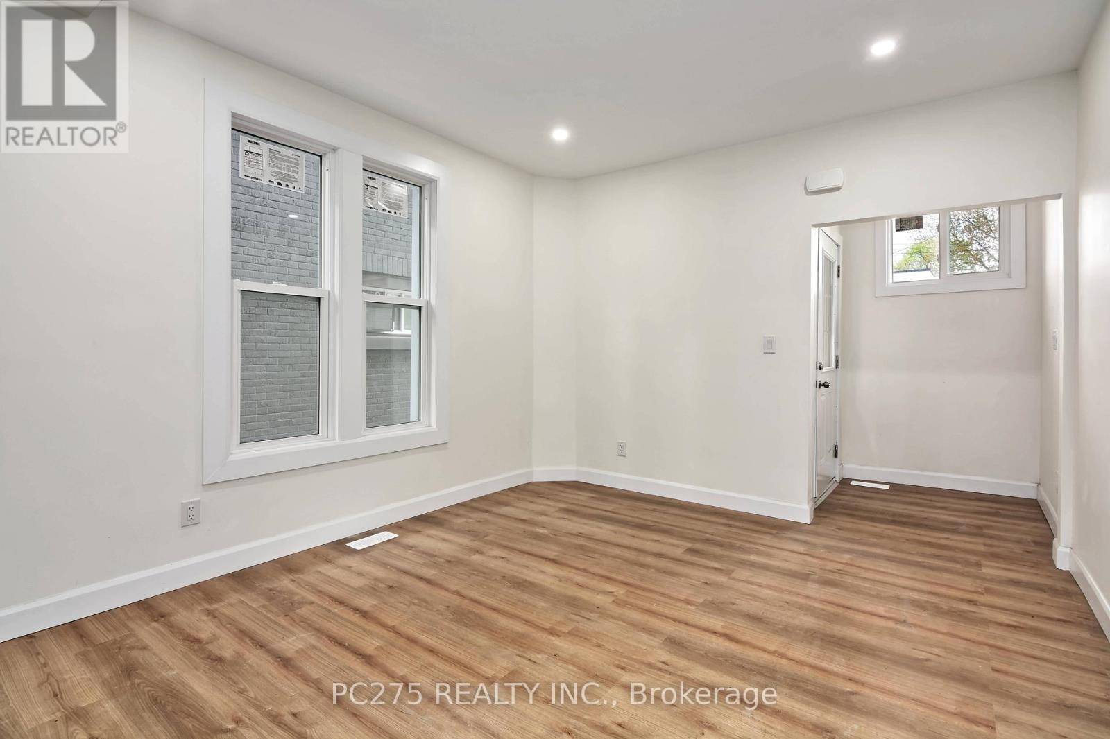 Sarnia, ON N7T2T7,272 VIDAL STREET S