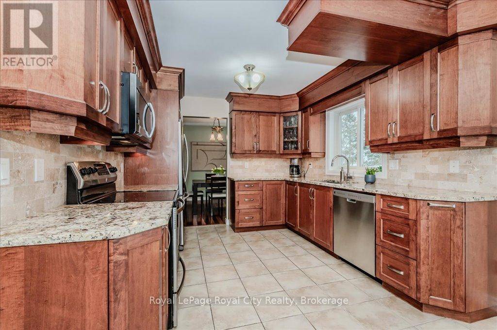 Guelph (kortright Hills), ON N1C1A7,5 HAZELWOOD DRIVE