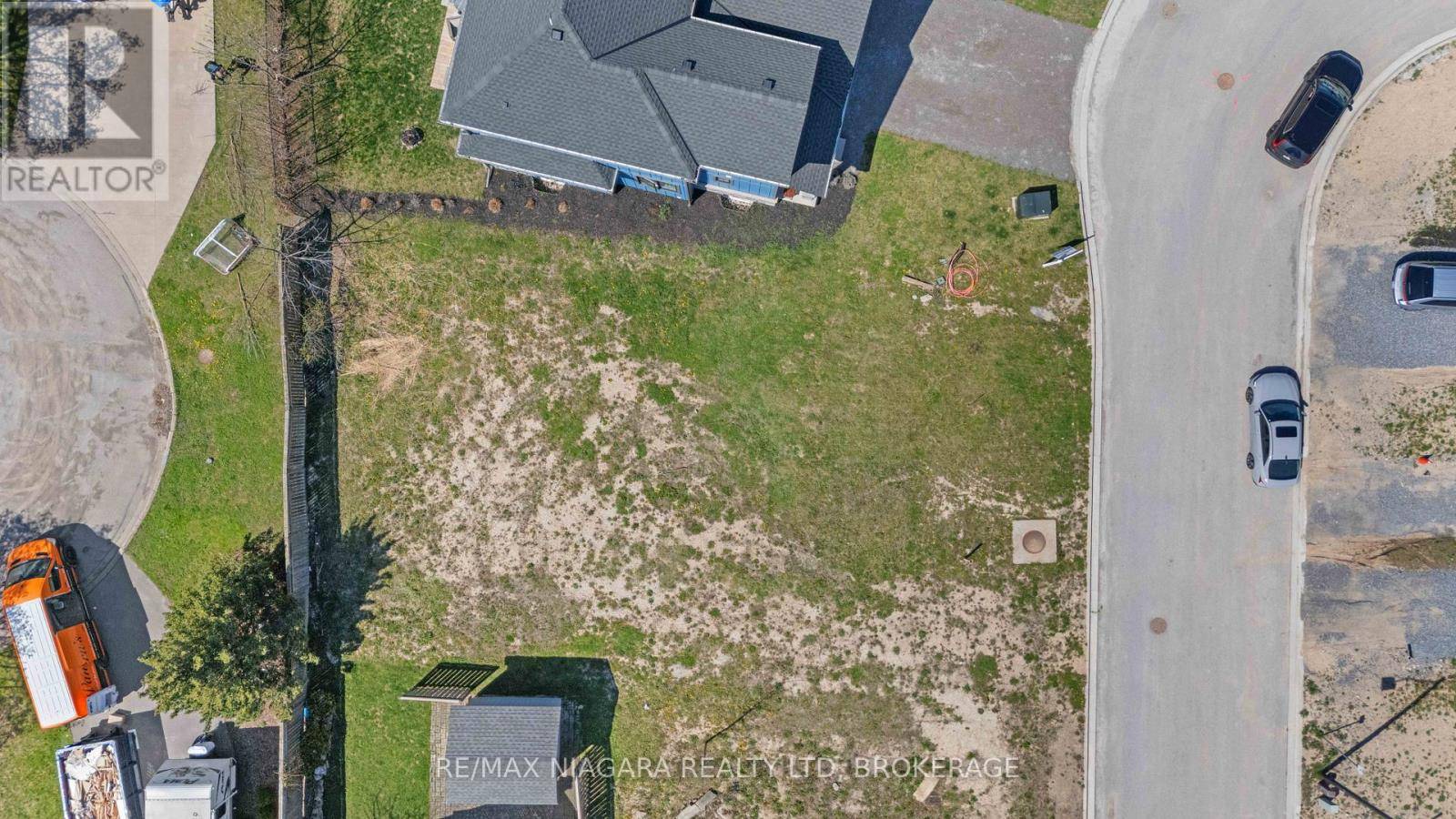 Thorold (confederation Heights), ON L2V0J9,96 IVY CRESCENT