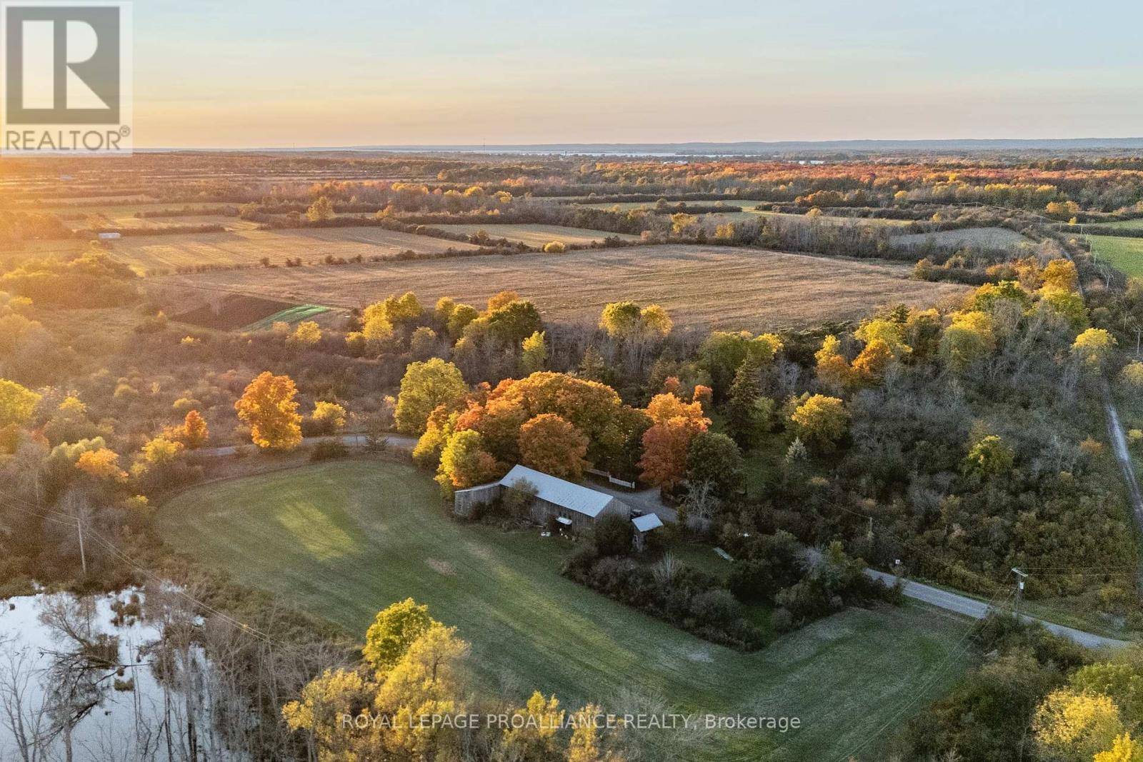 Prince Edward County (hillier), ON K0K2J0,141&142 STATION ROAD