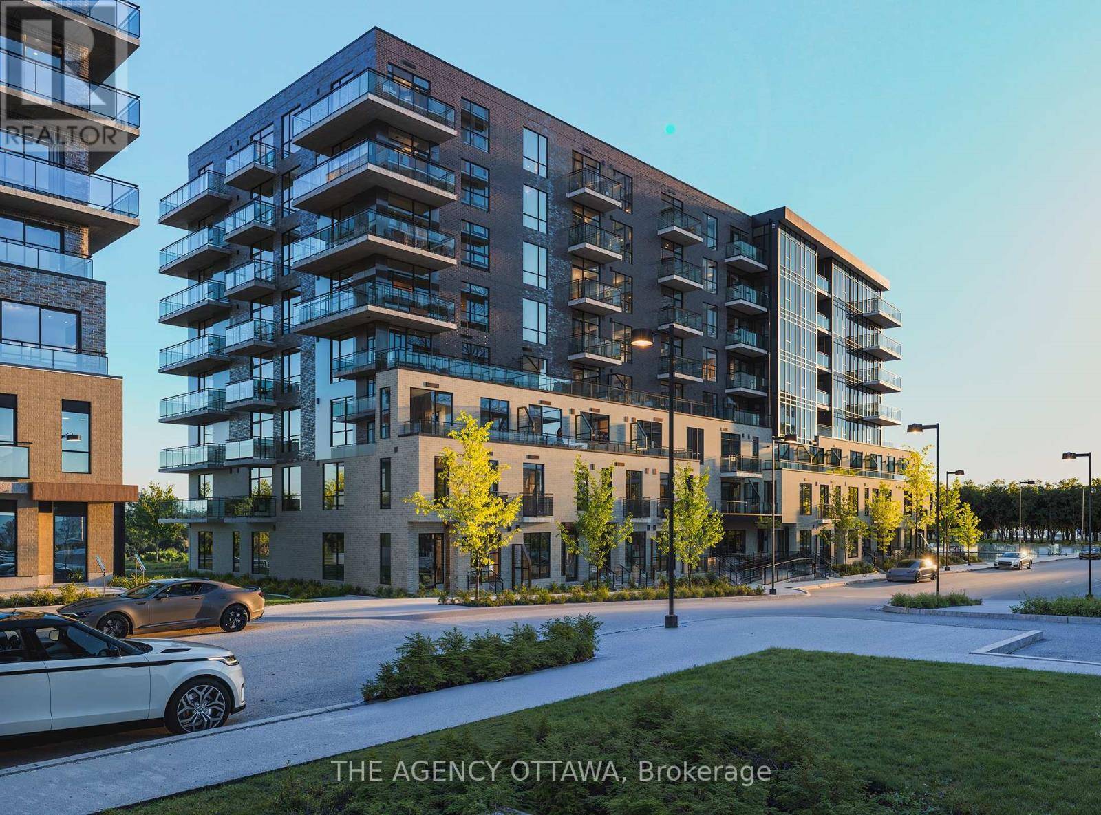 Ottawa, ON K1Z0E5,1366 Carling AVE #114