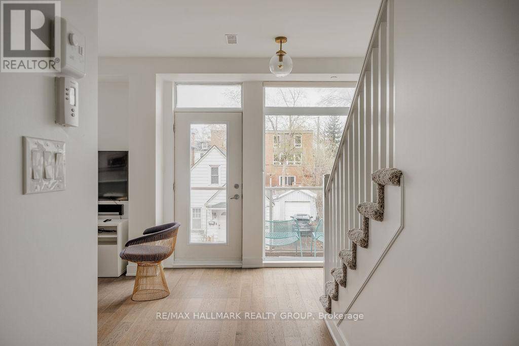 Ottawa, ON K1S2P1,48 HOLMWOOD AVENUE