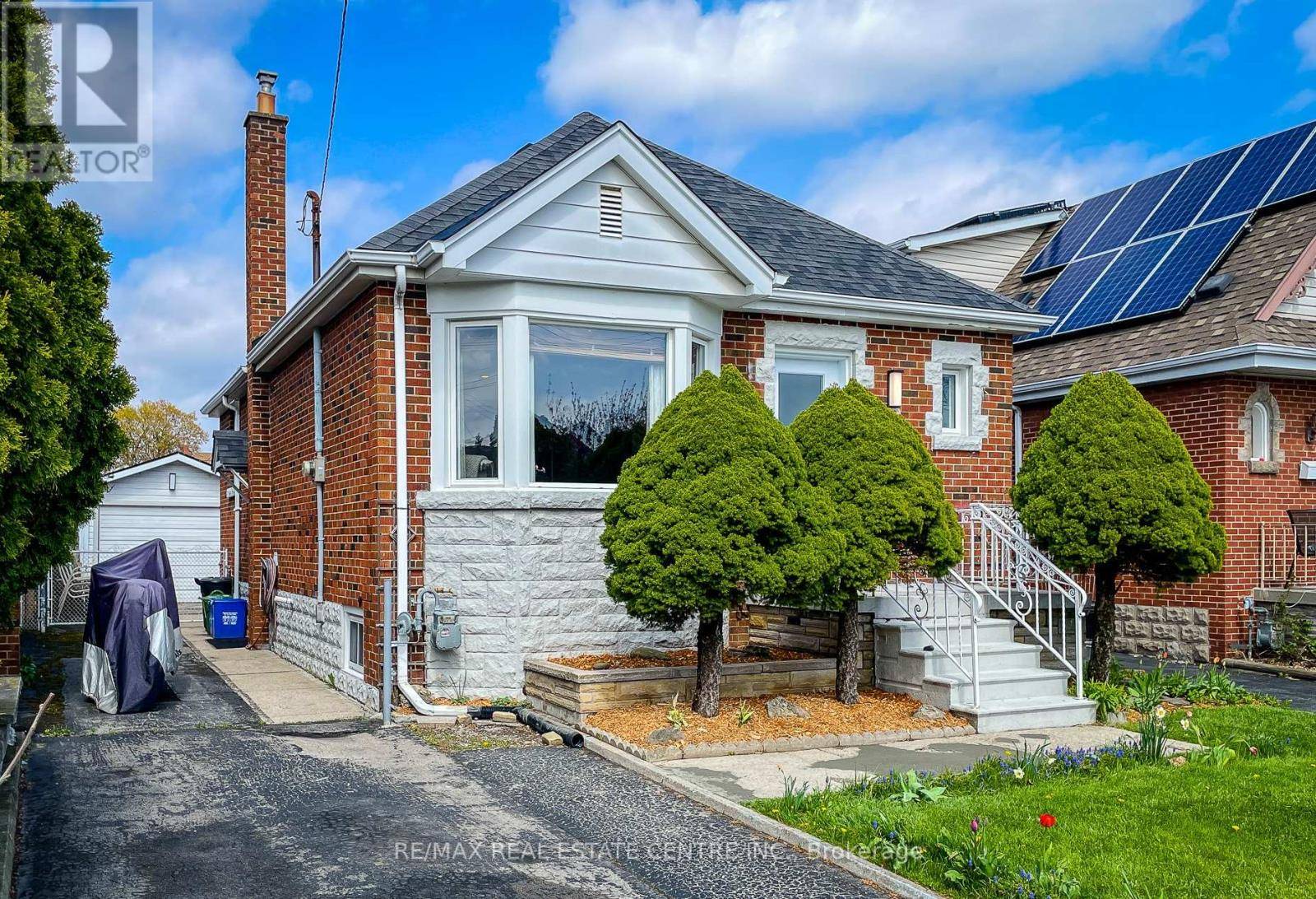 Hamilton (bartonville), ON L9K2Z6,112 TRAGINA AVENUE S