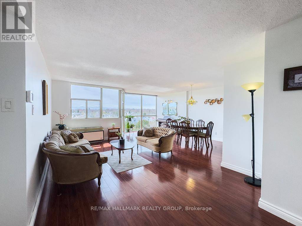 Ottawa, ON K1T2N4,2760 Carousel CRES #707
