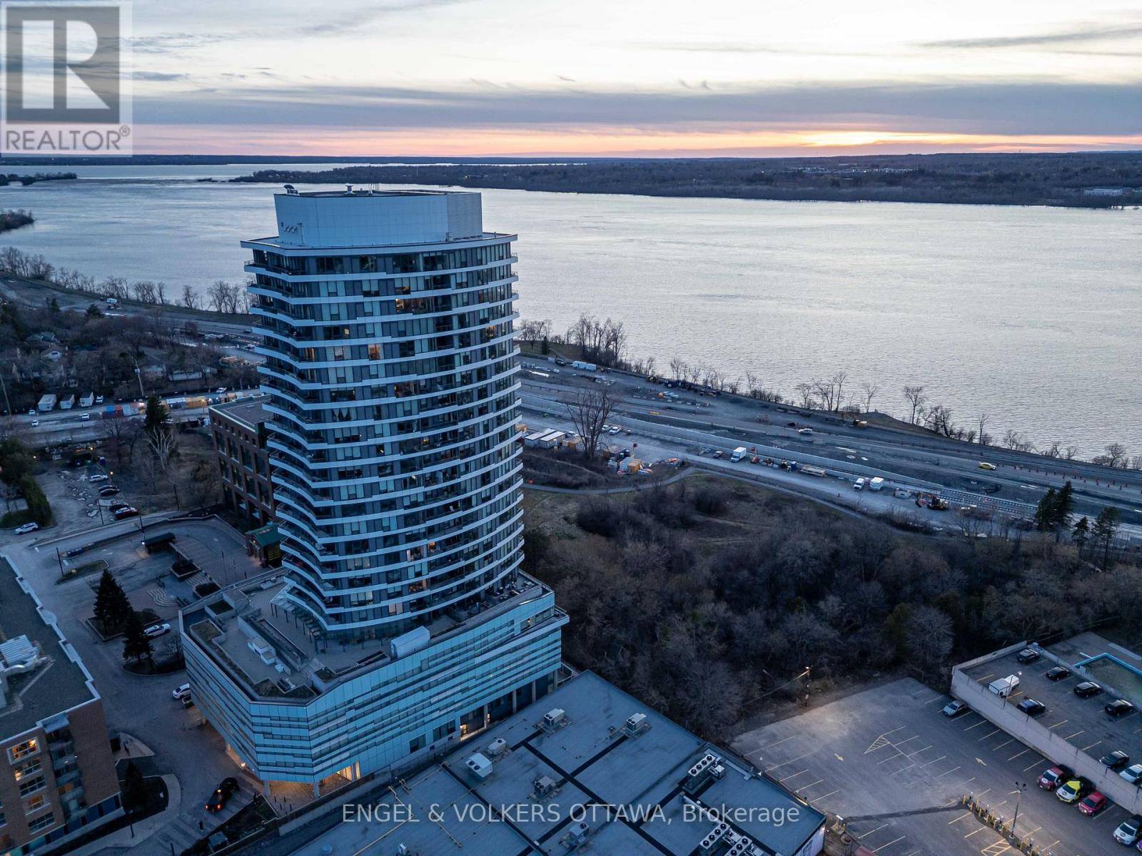 Ottawa, ON K2A3W9,485 Richmond RD #2502