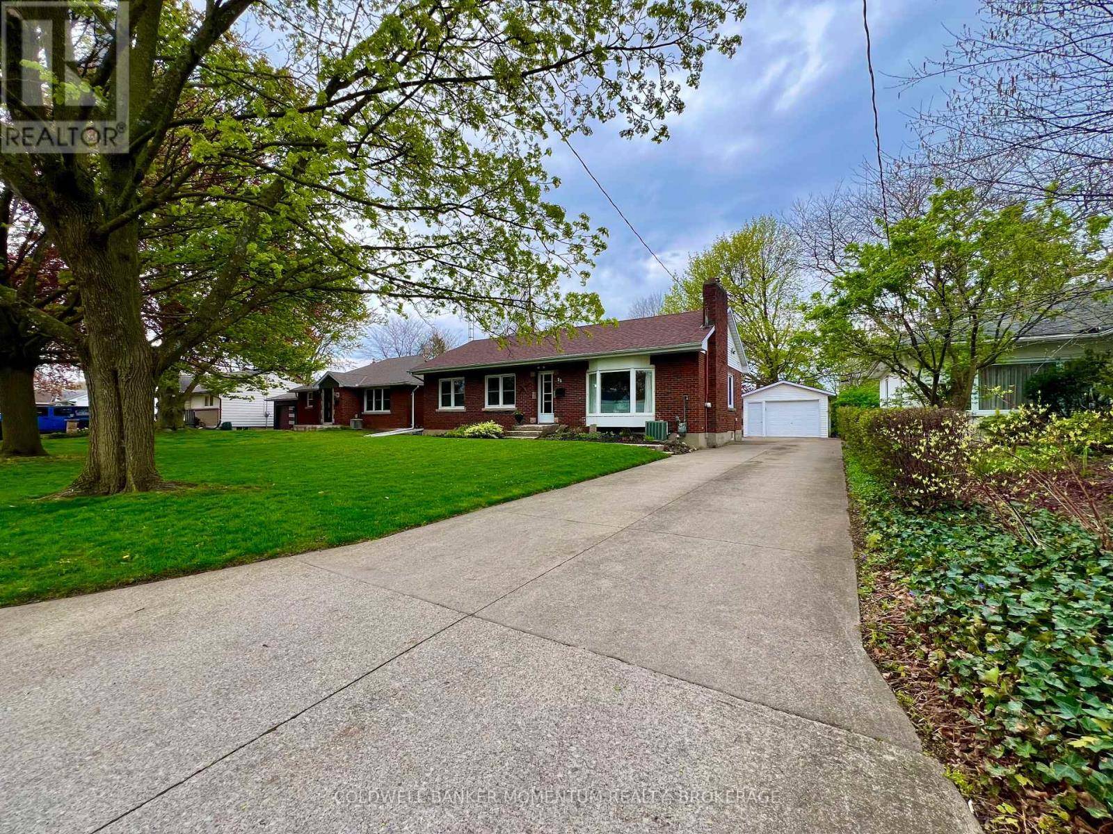 St. Catharines (carlton/bunting), ON L2M4N5,31 WOODELM DRIVE