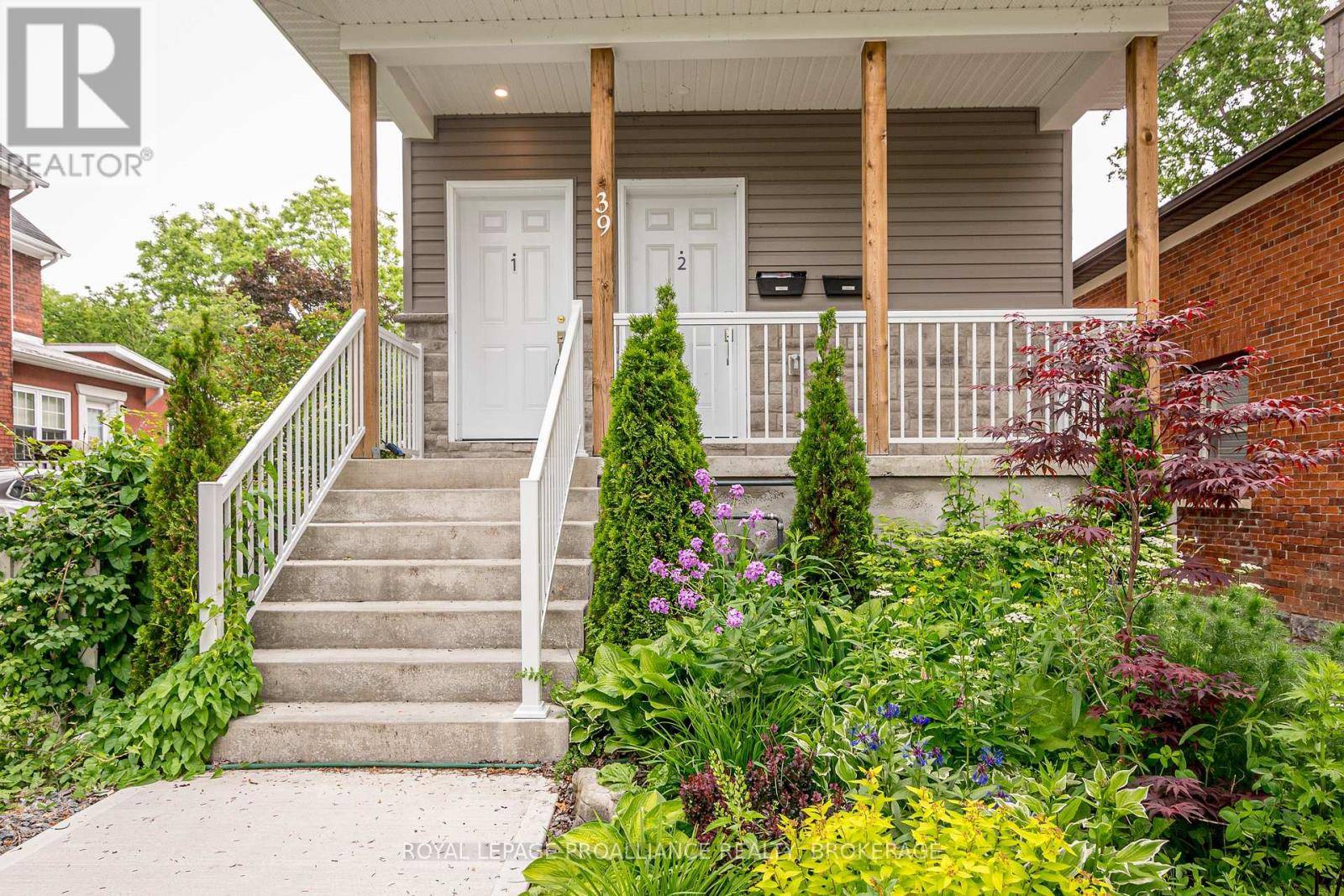 Kingston (central City East), ON K7L4H5,39 ELLERBECK STREET