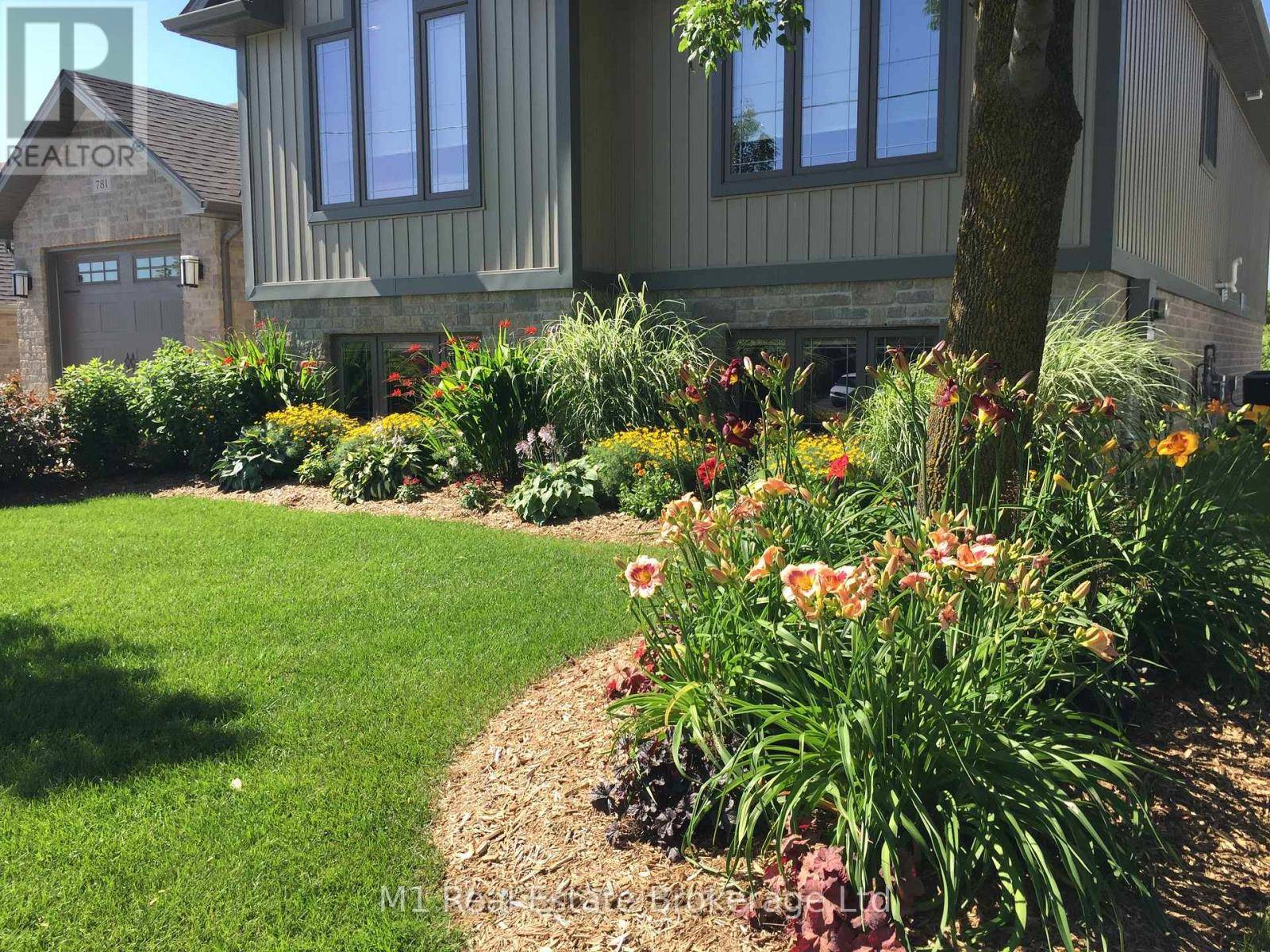 Wellington North (mount Forest), ON N0G2L3,781 PRINCESS STREET