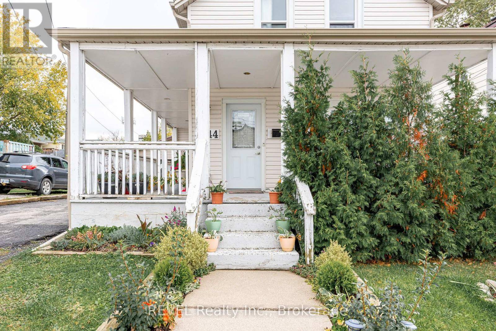 Niagara Falls (downtown), ON L2E3V4,4544 CRYSLER AVENUE