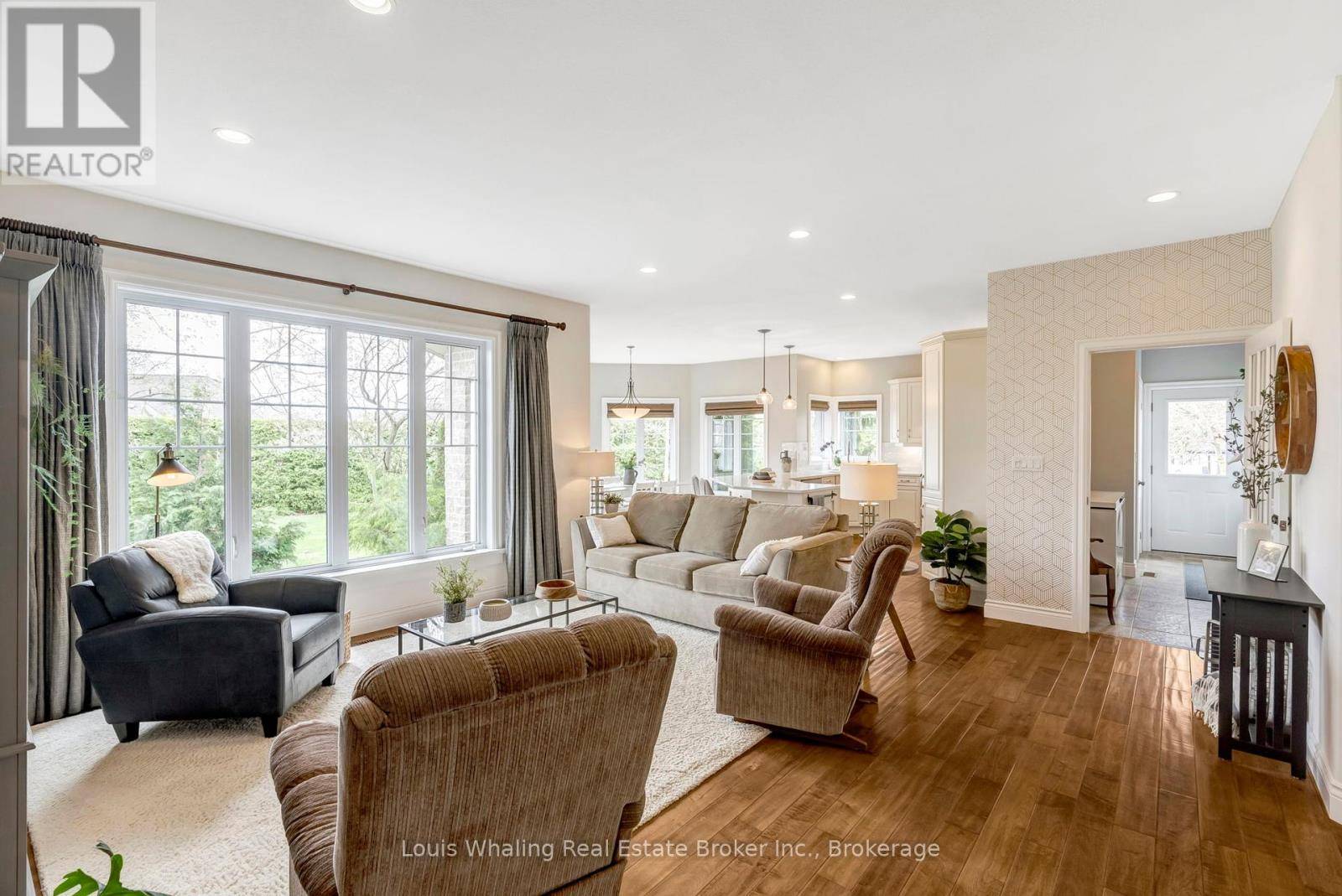 Hanover, ON N4N3T9,107 12TH AVENUE
