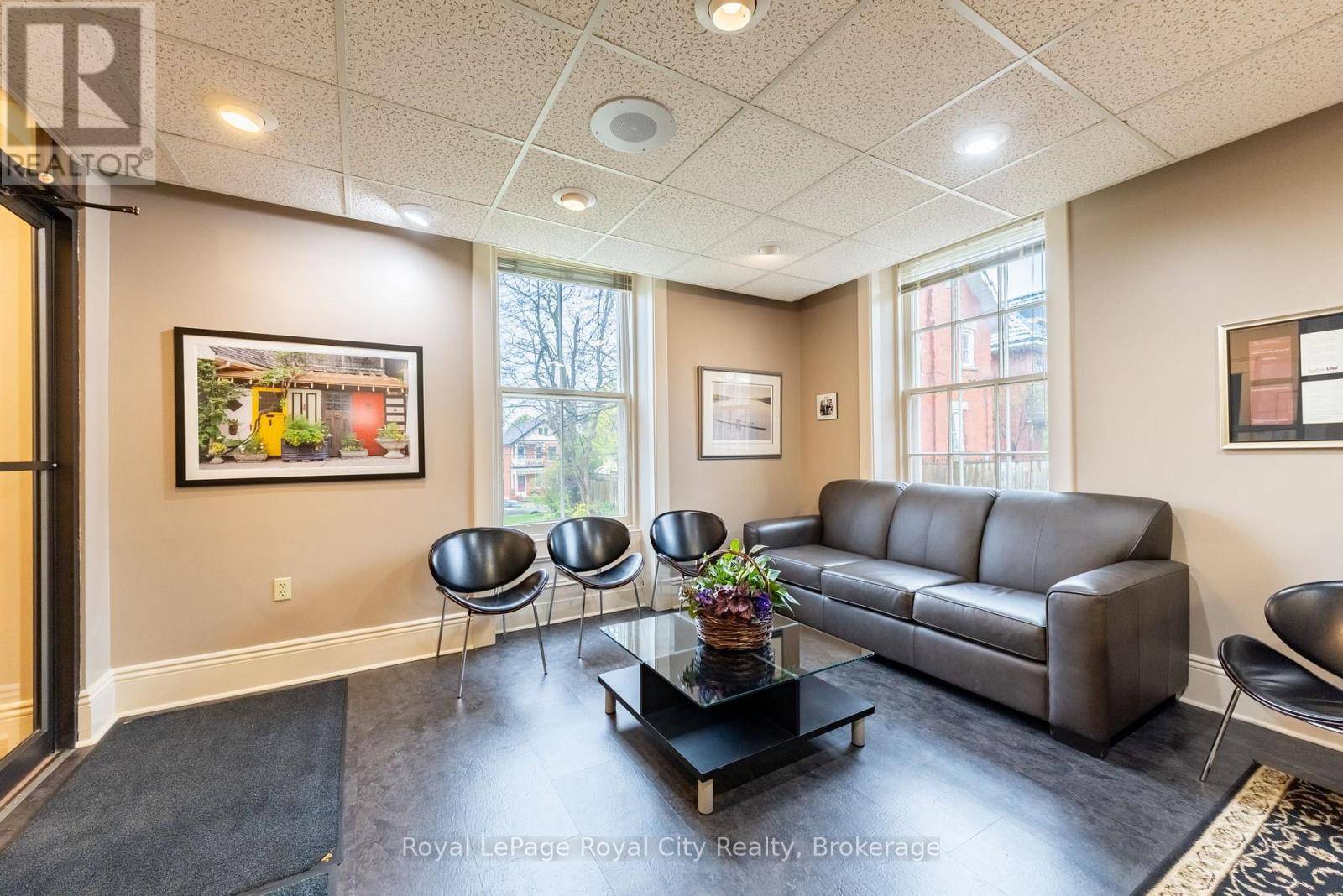 Guelph (exhibition Park), ON N1H3X6,457 WOOLWICH STREET