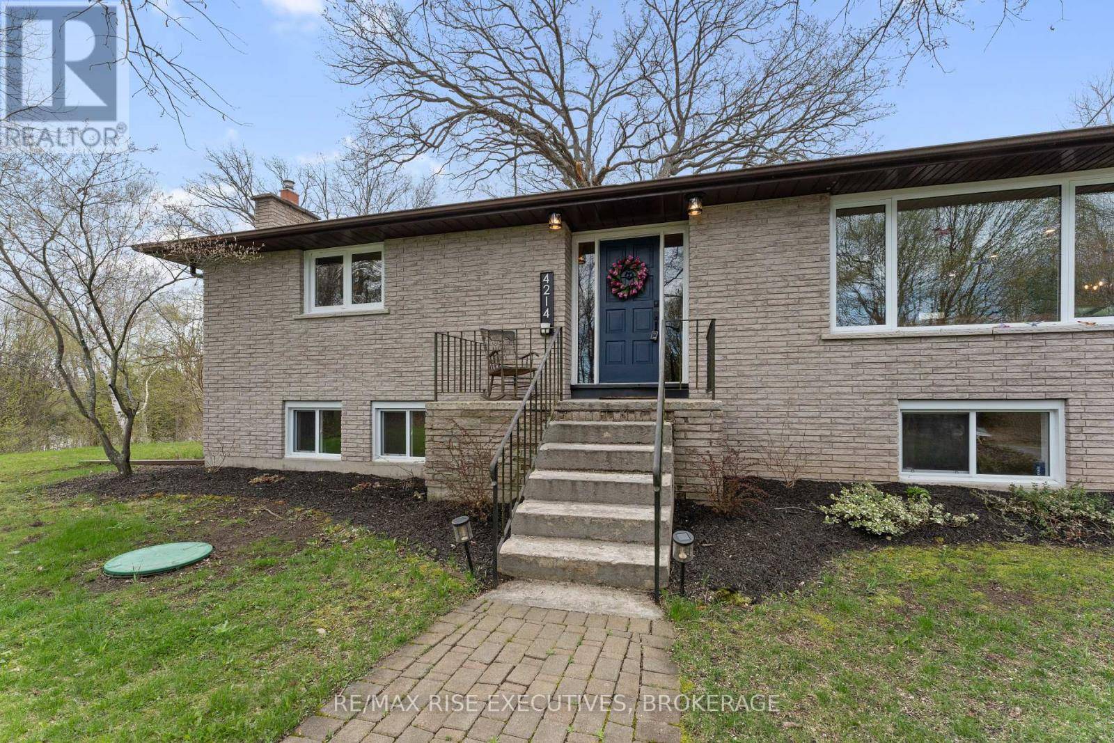 Frontenac (frontenac South), ON K0H2W0,4214 MAPLE DRIVE